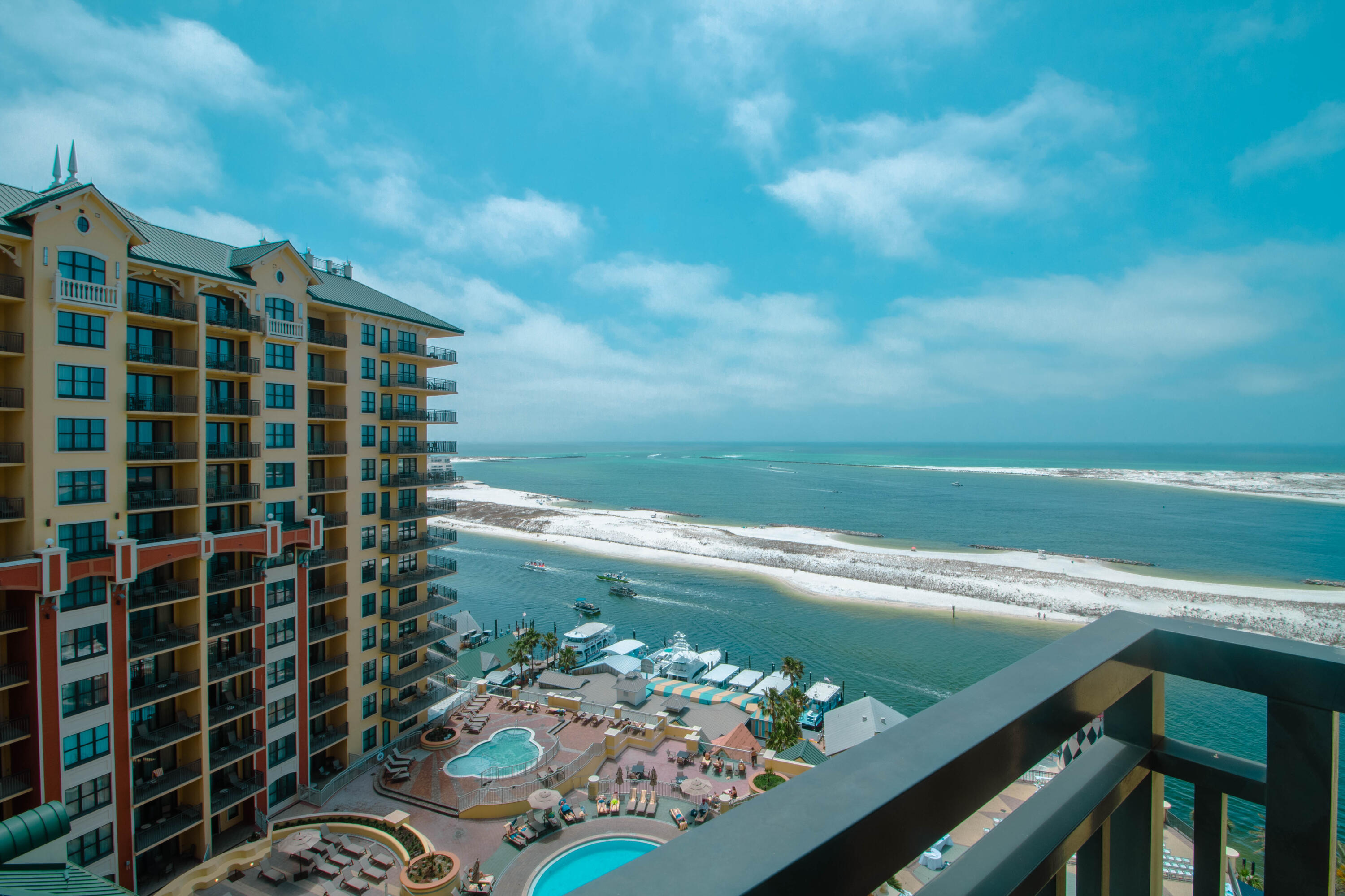 EMERALD GRANDE - Residential