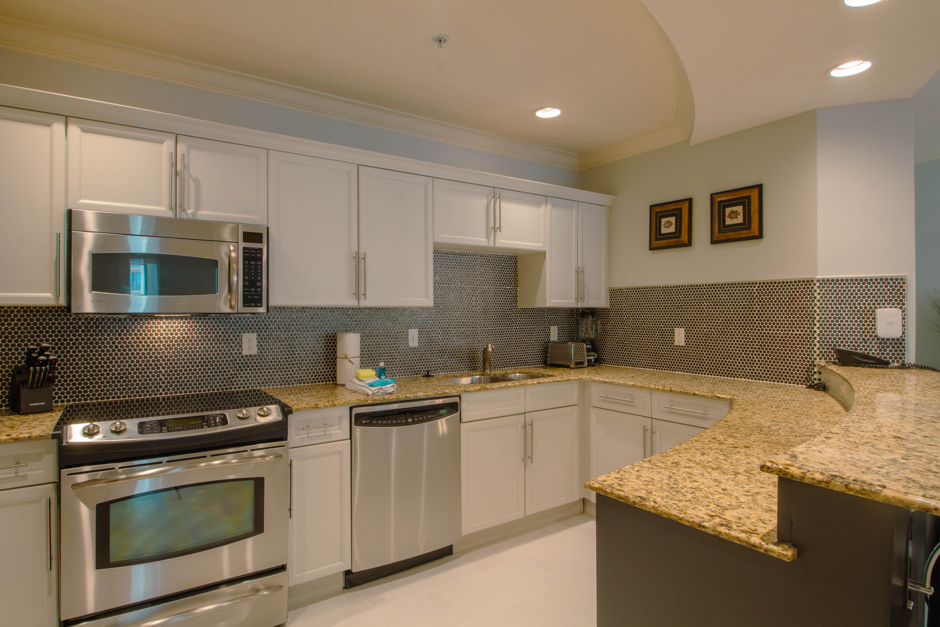 EMERALD GRANDE - Residential