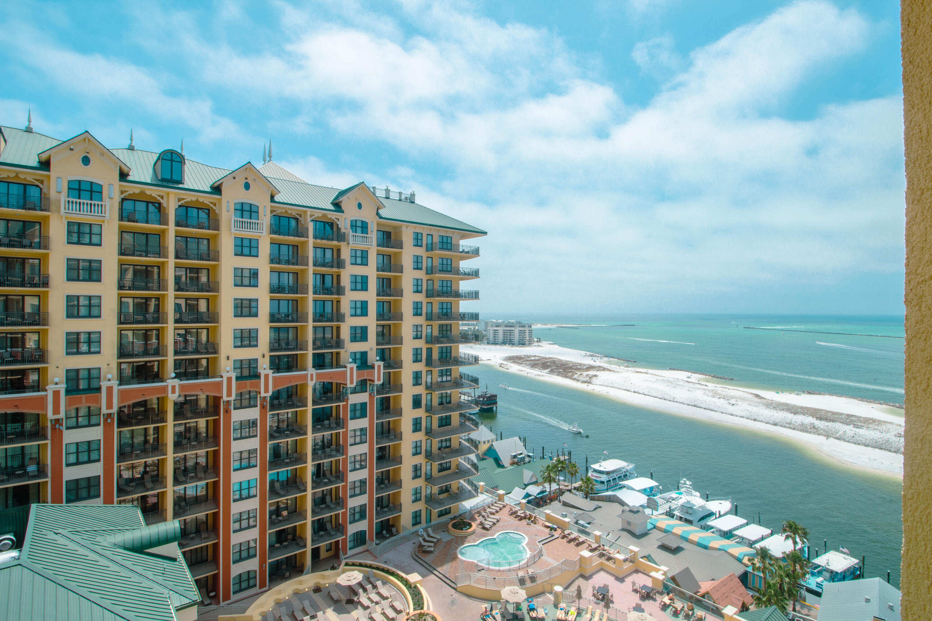 EMERALD GRANDE - Residential