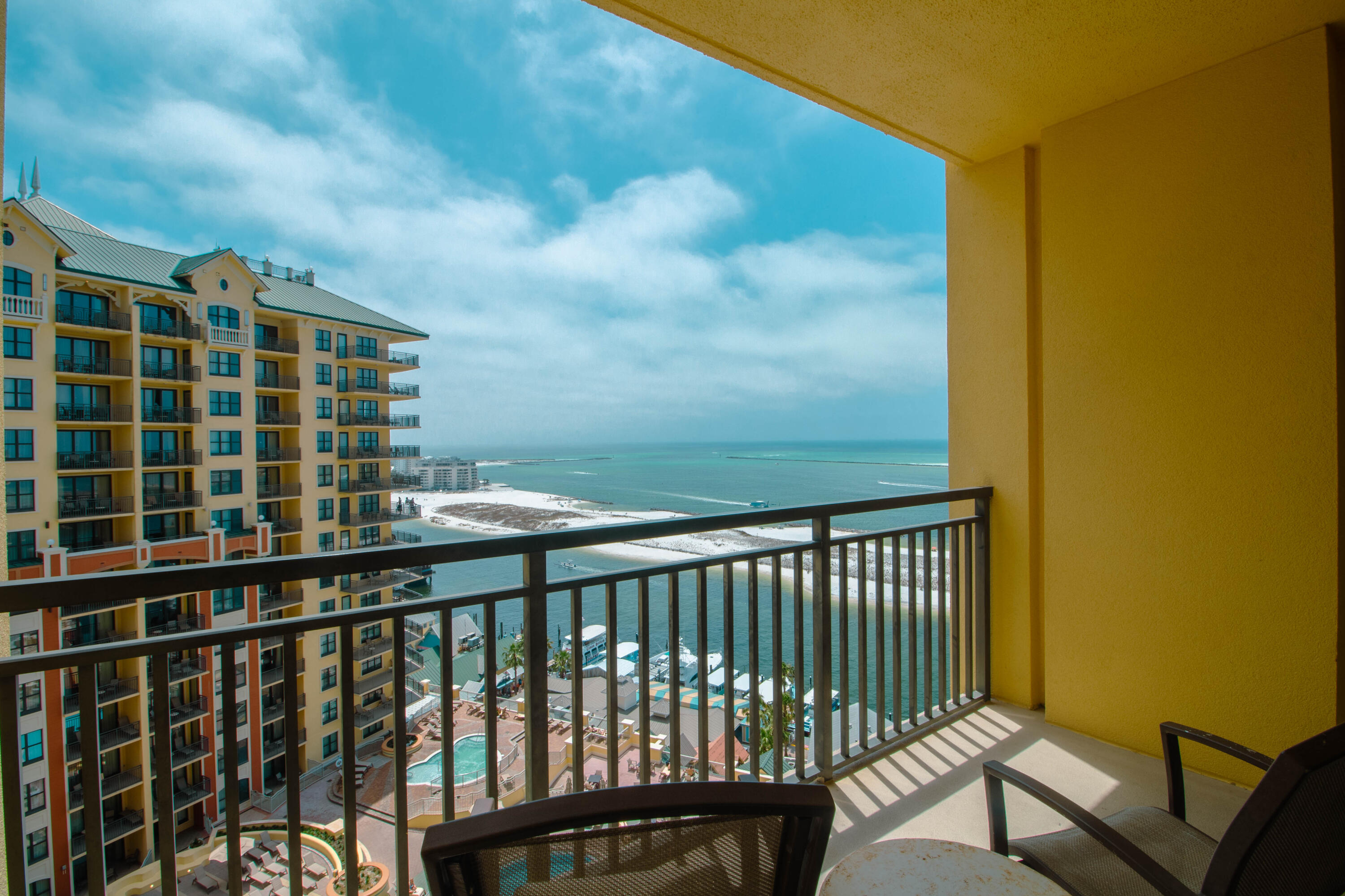 EMERALD GRANDE - Residential
