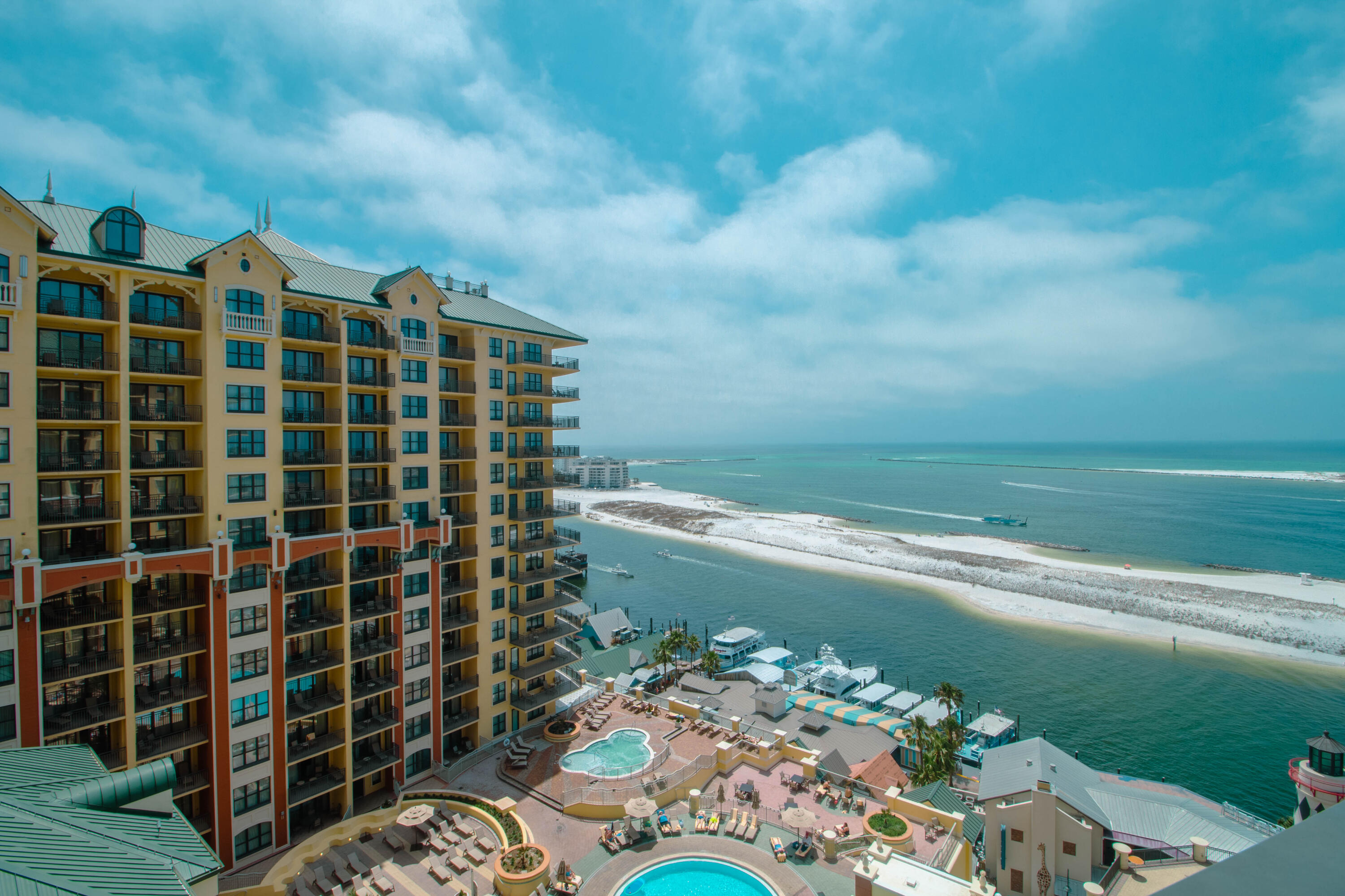 EMERALD GRANDE - Residential