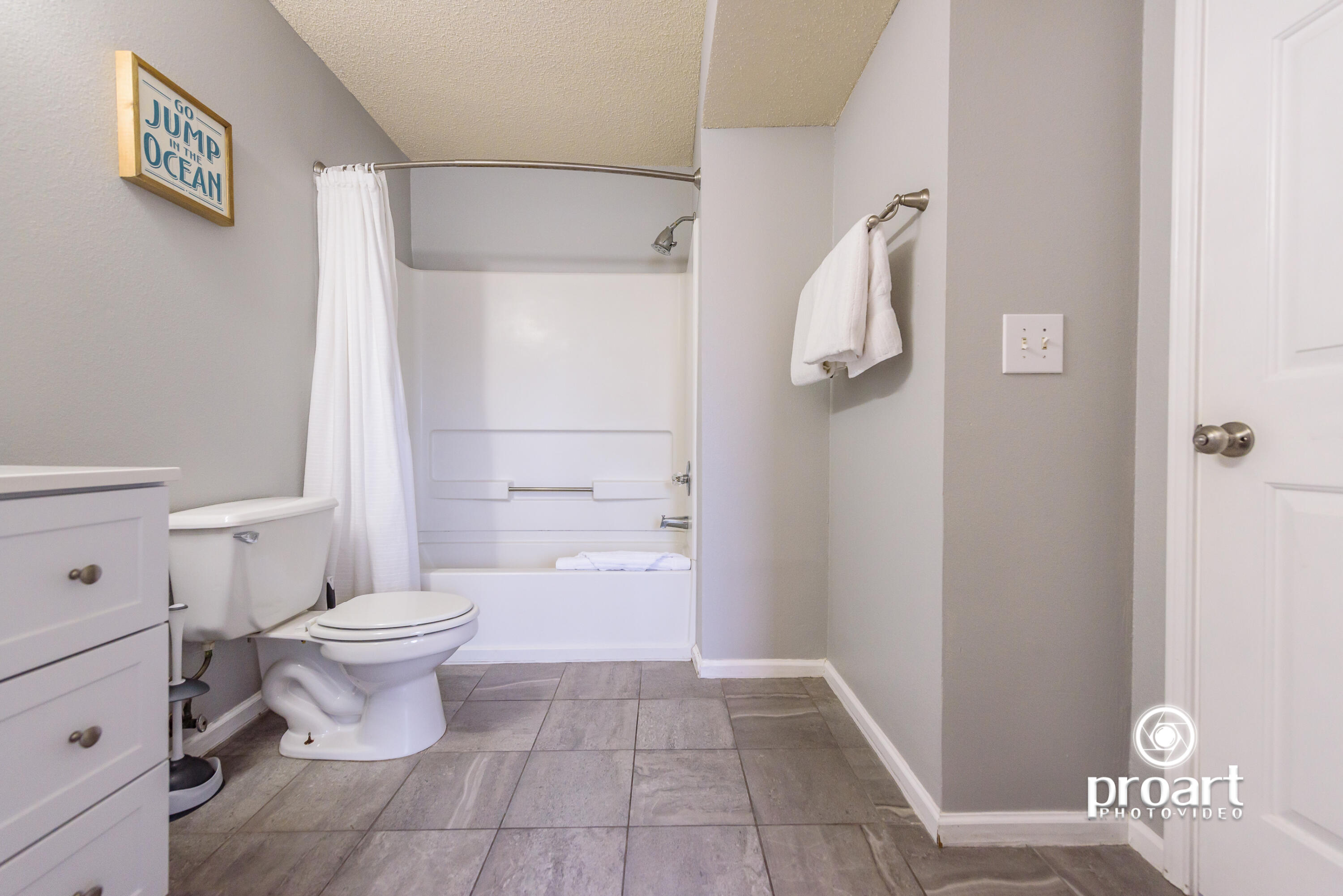 INDIAN LAKE - Residential