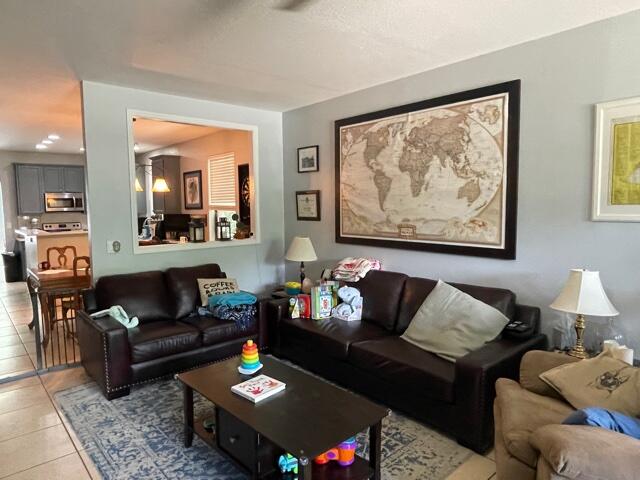 KELLYS 1ST ADDN - Residential Lease