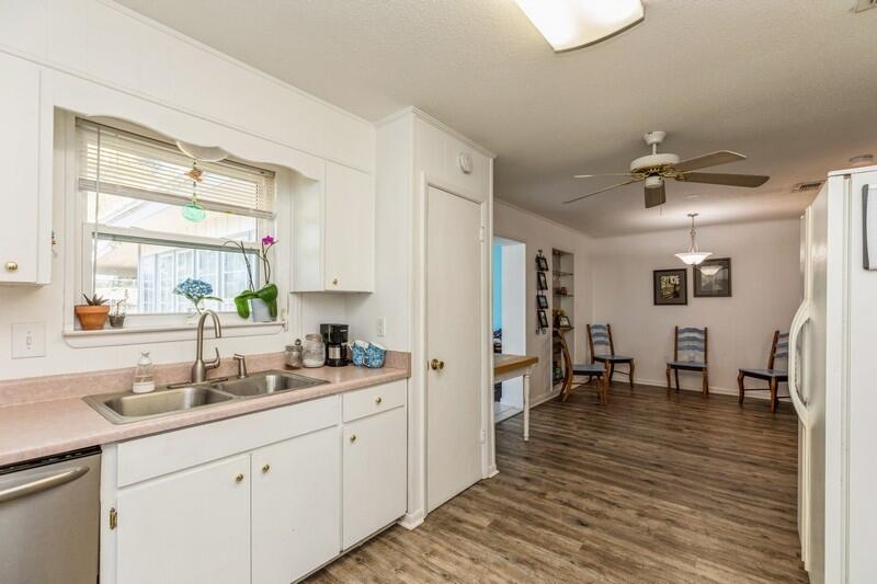 ELLIOTTS POINT 10TH ADDN - Residential