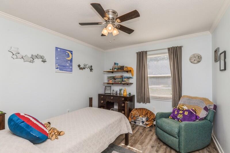 ELLIOTTS POINT 10TH ADDN - Residential