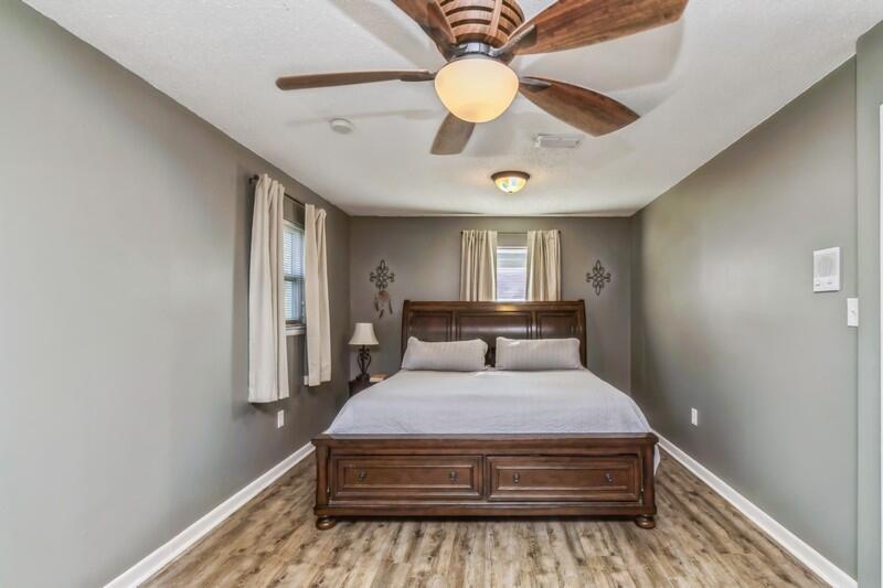 ELLIOTTS POINT 10TH ADDN - Residential