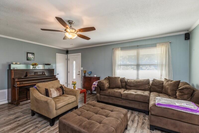 ELLIOTTS POINT 10TH ADDN - Residential