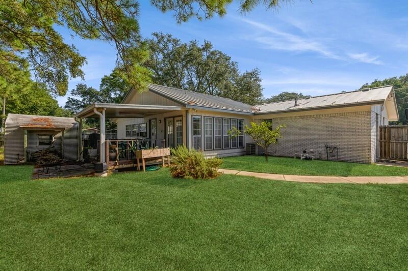 ELLIOTTS POINT 10TH ADDN - Residential
