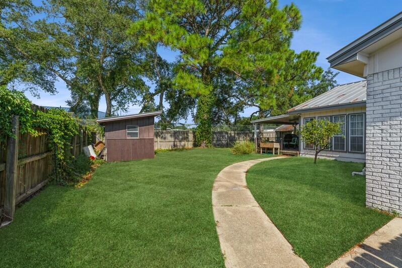 ELLIOTTS POINT 10TH ADDN - Residential