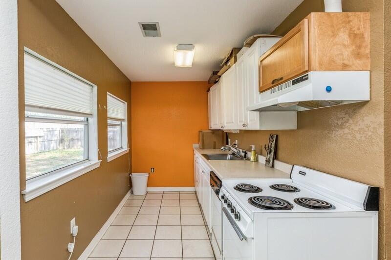 ELLIOTTS POINT 10TH ADDN - Residential