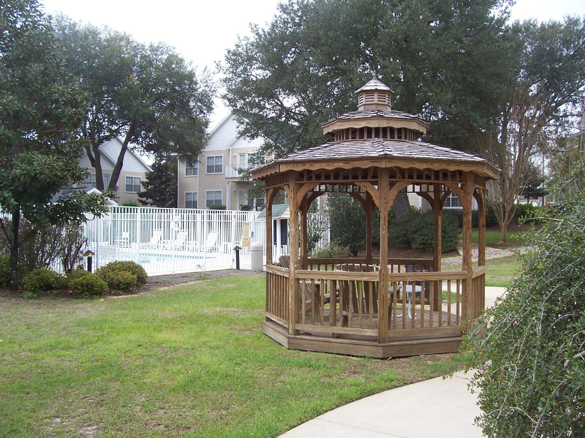 THE OAKS AT NICEVILLE - Residential