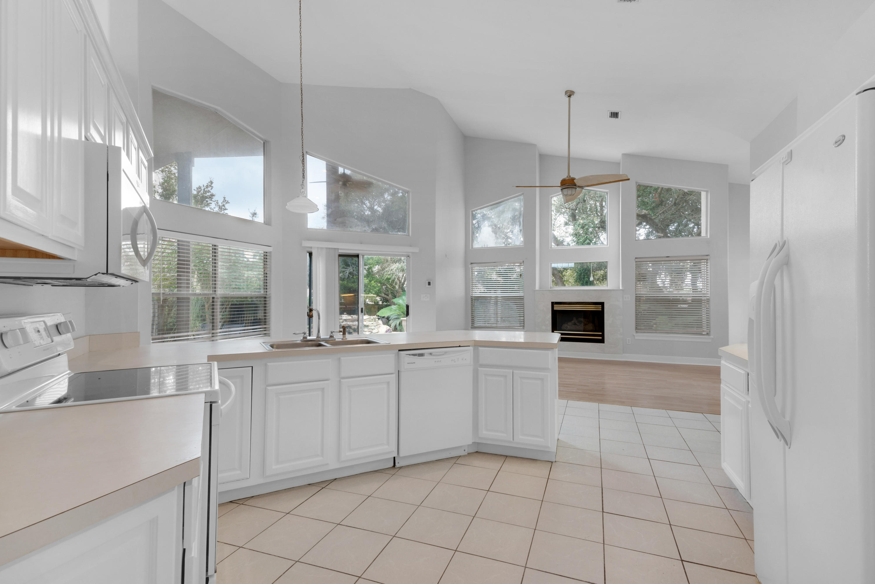 RIVIERA BEACH - Residential Lease