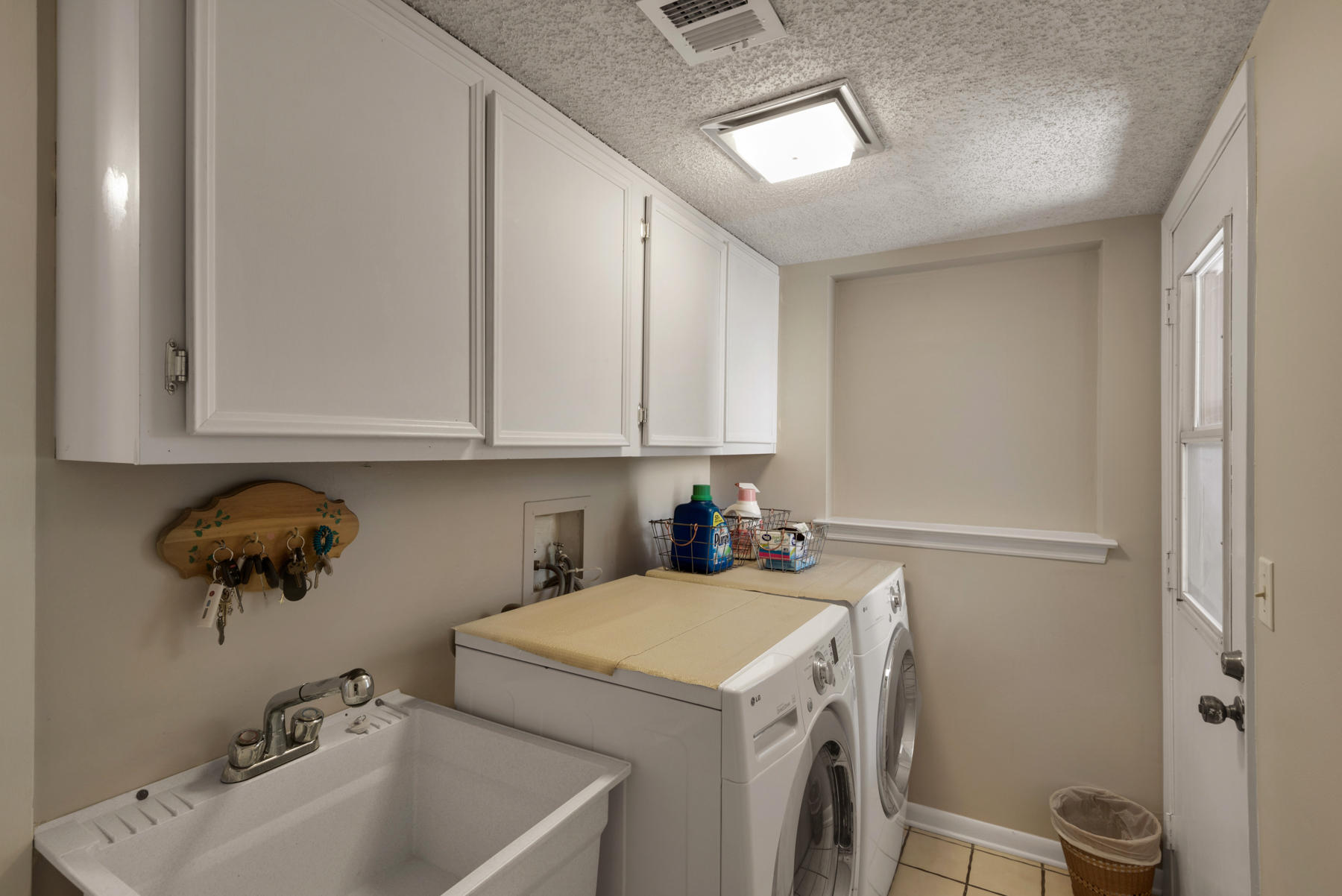 LAKE LORRAINE ESTATES 3 - Residential