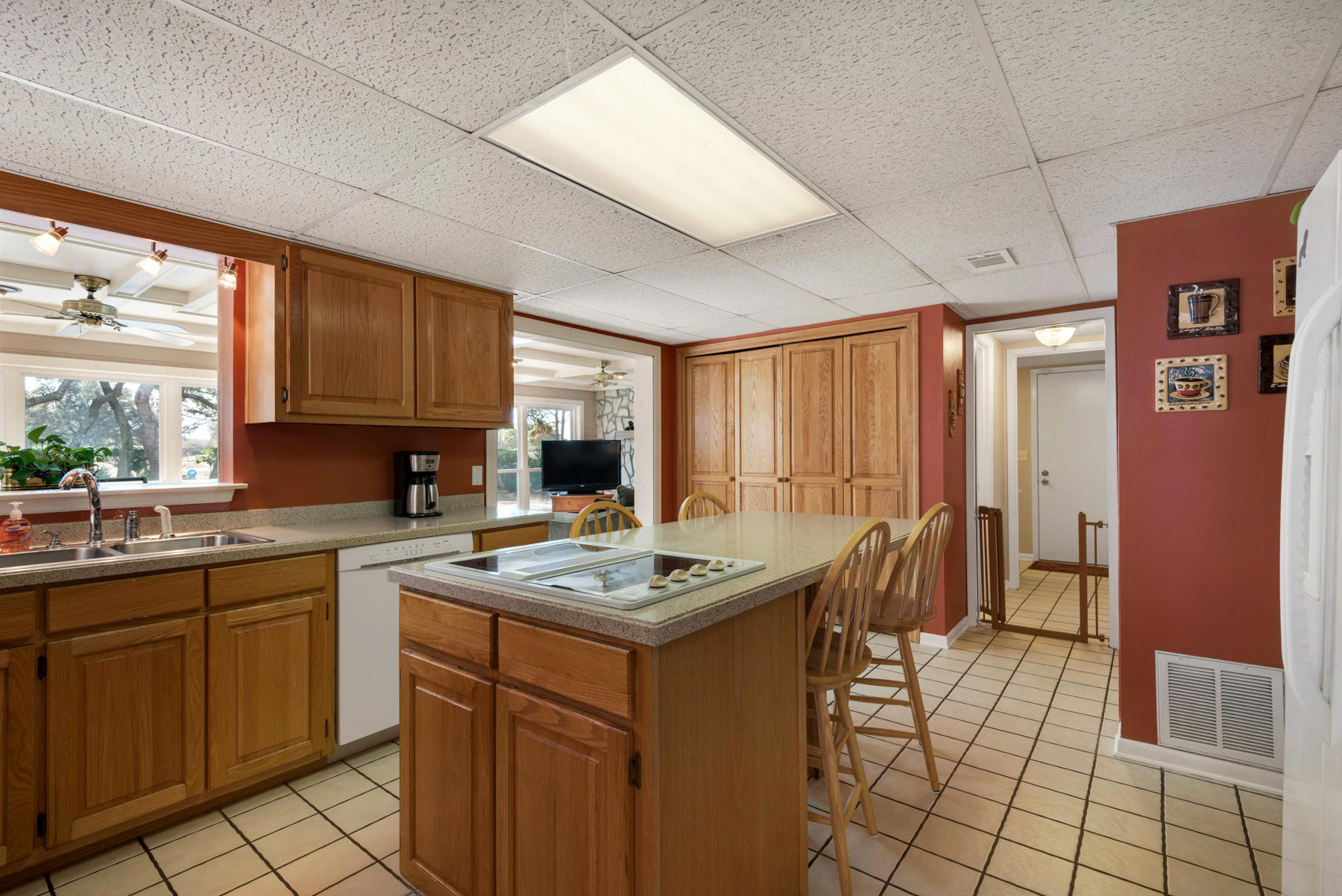 LAKE LORRAINE ESTATES 3 - Residential