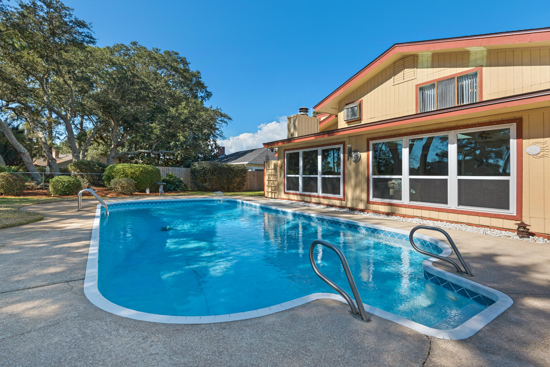 LAKE LORRAINE ESTATES 3 - Residential