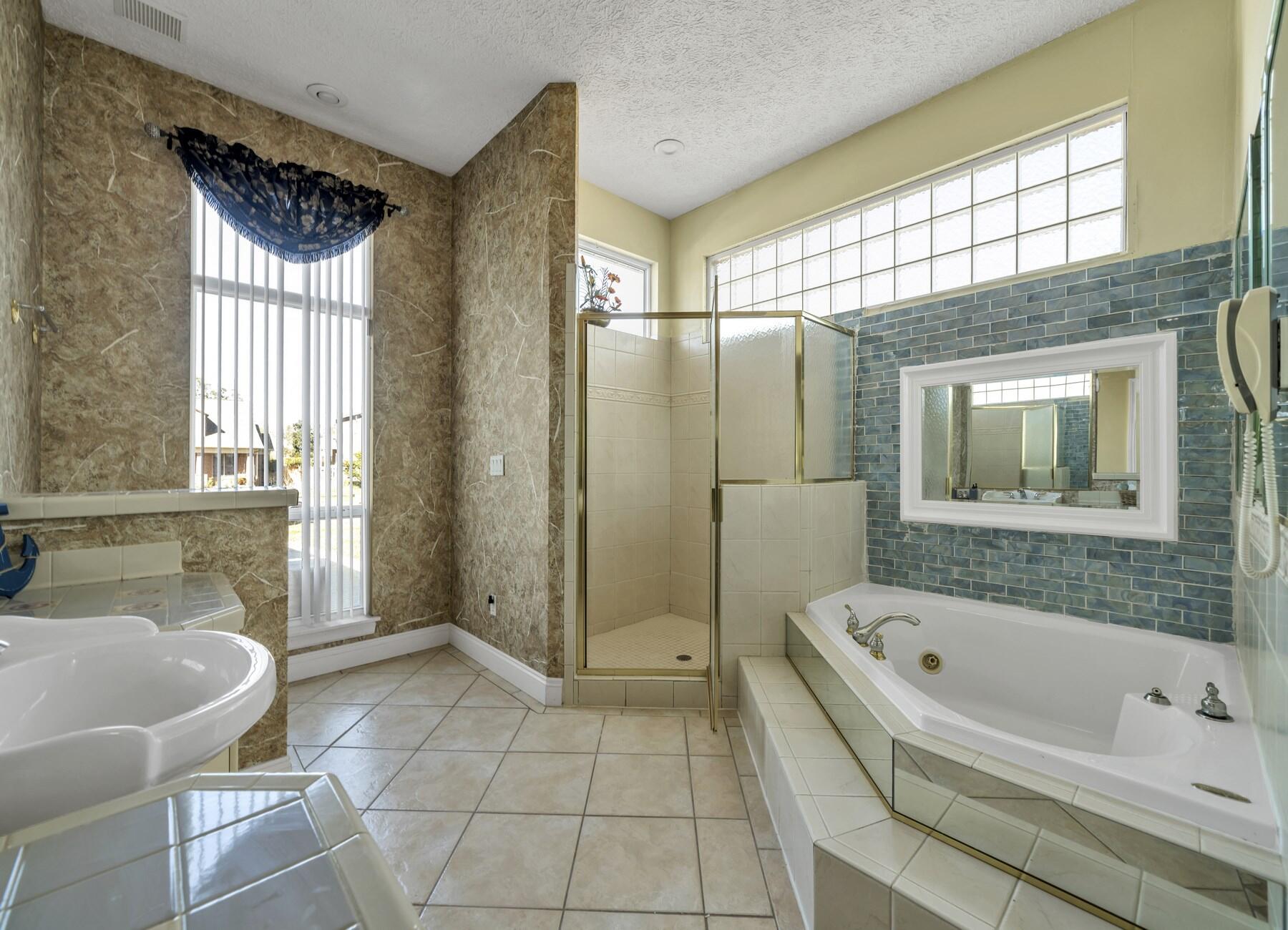 NORTHSHORE ADDN PH 7 - Residential