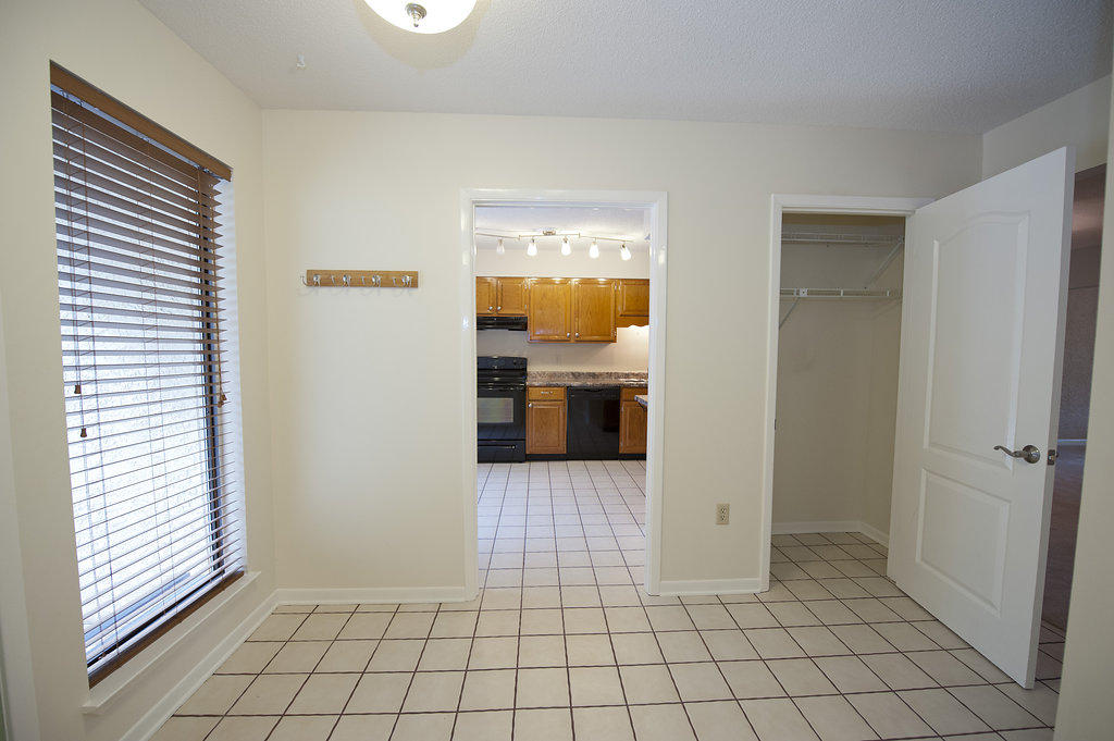 ROYAL OAKS - Residential