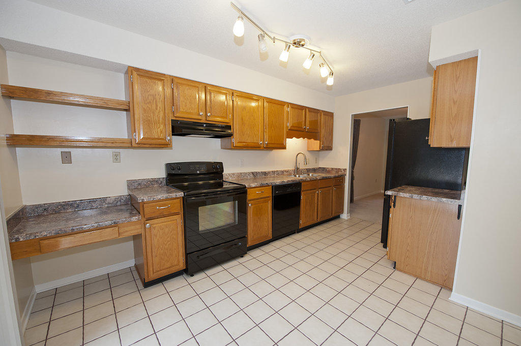 ROYAL OAKS - Residential