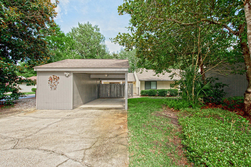 ROYAL OAKS - Residential