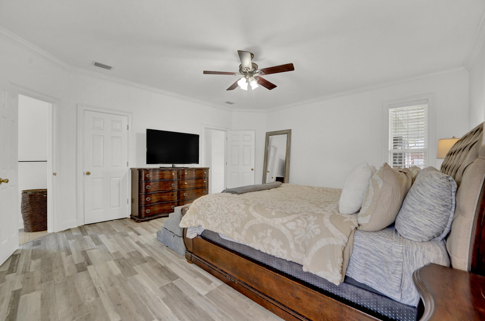 Kirkland Manor - Residential