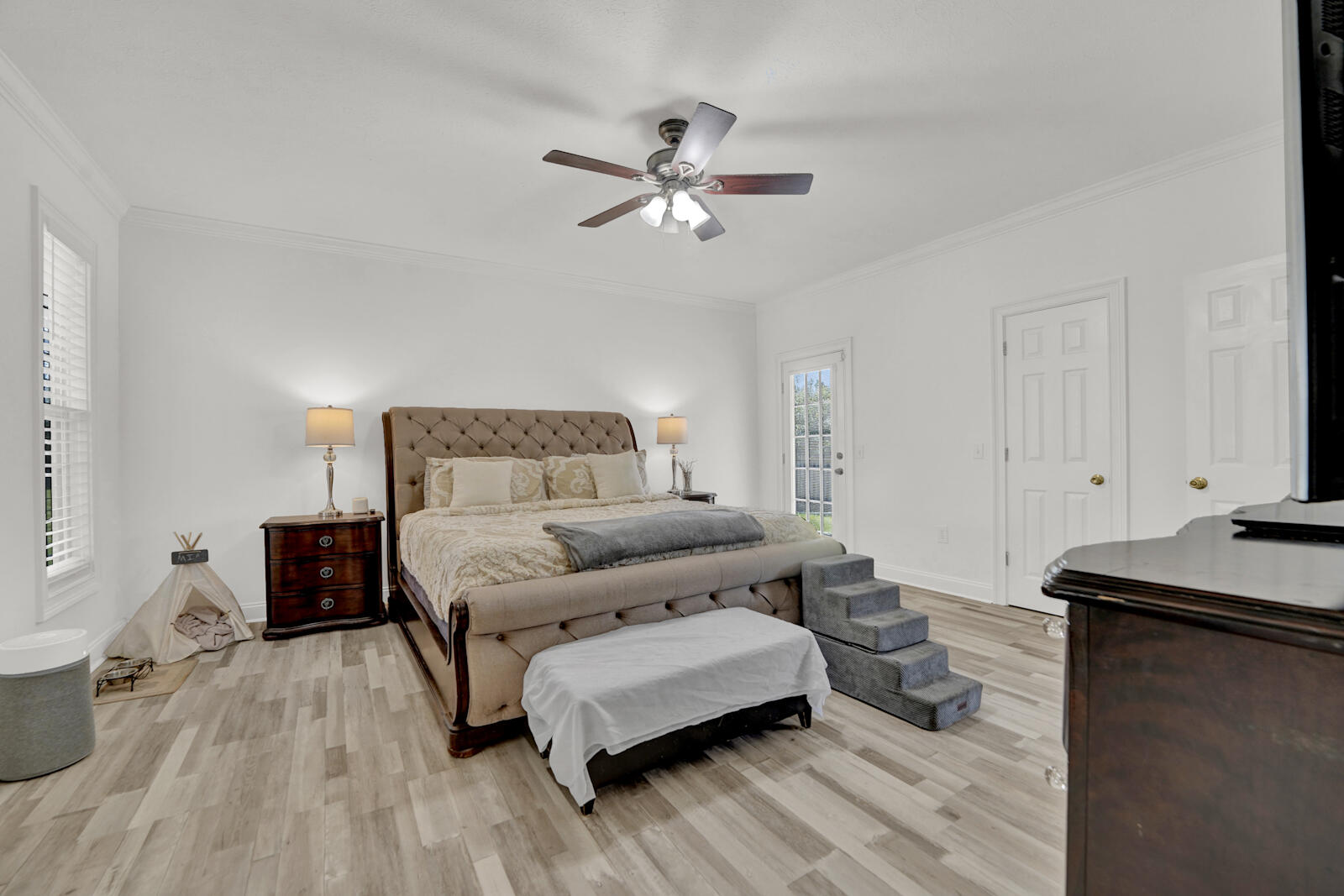 Kirkland Manor - Residential