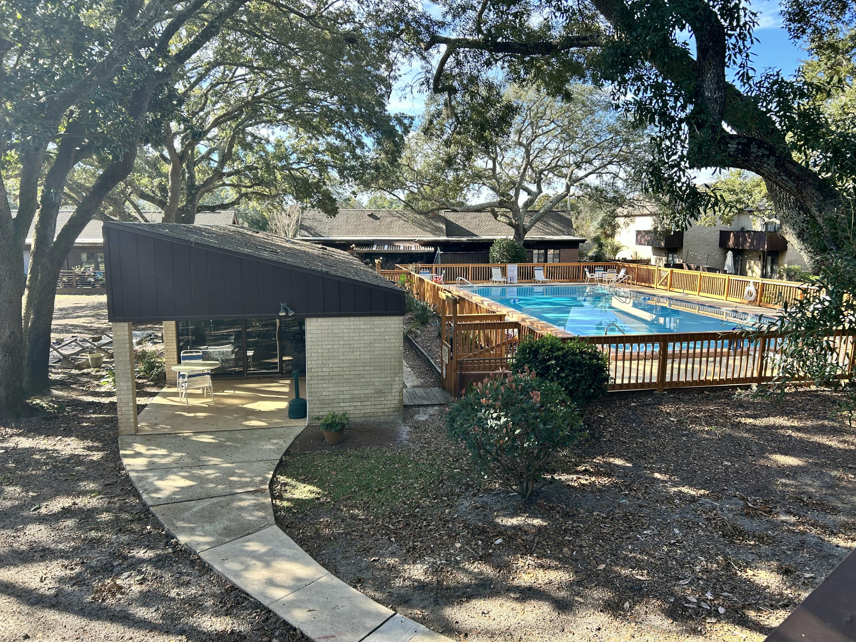 MOSSEY COVE T/H - Residential