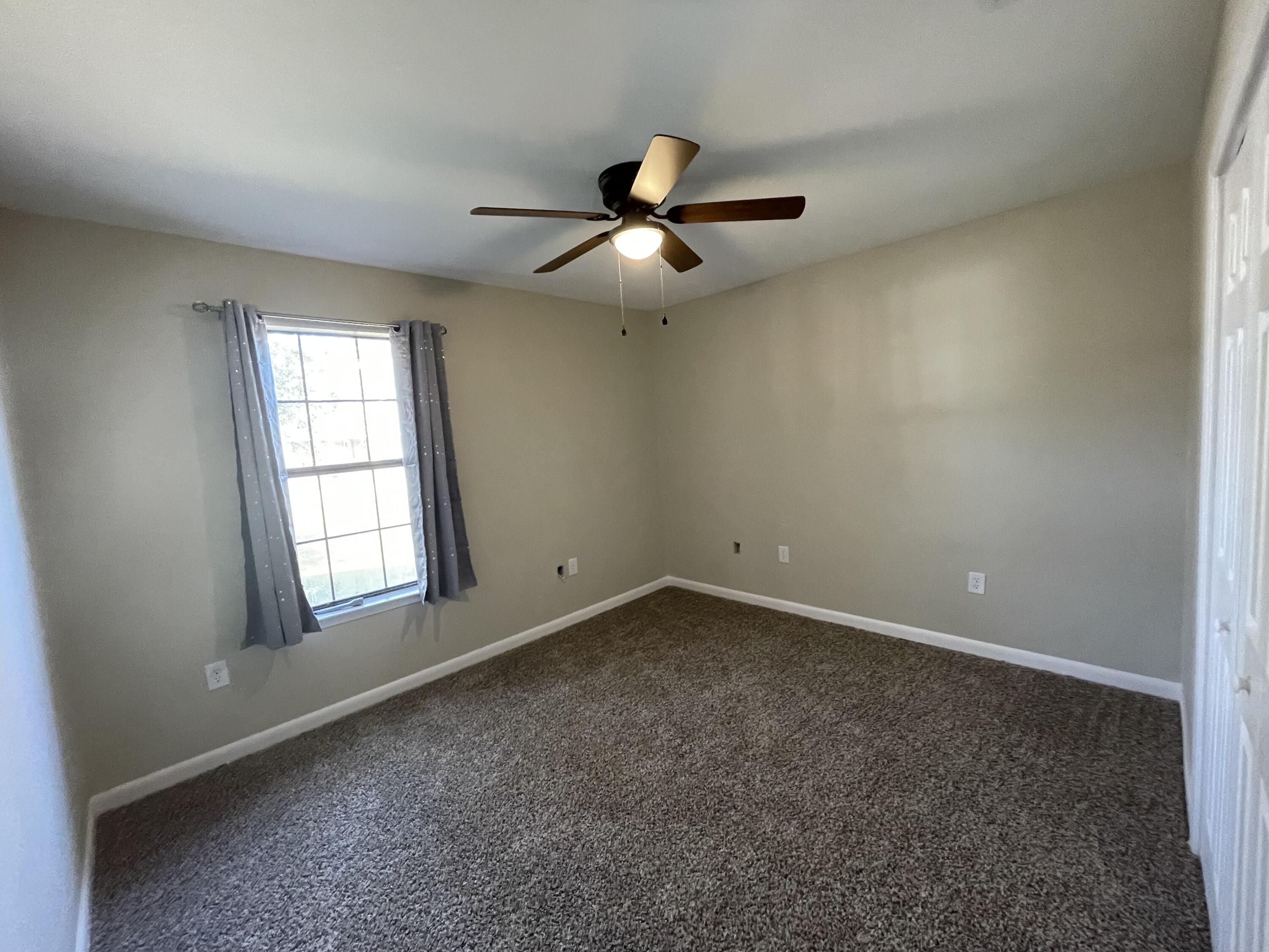 COUNTRYVIEW ESTATES 1ST ADDN - Residential Lease