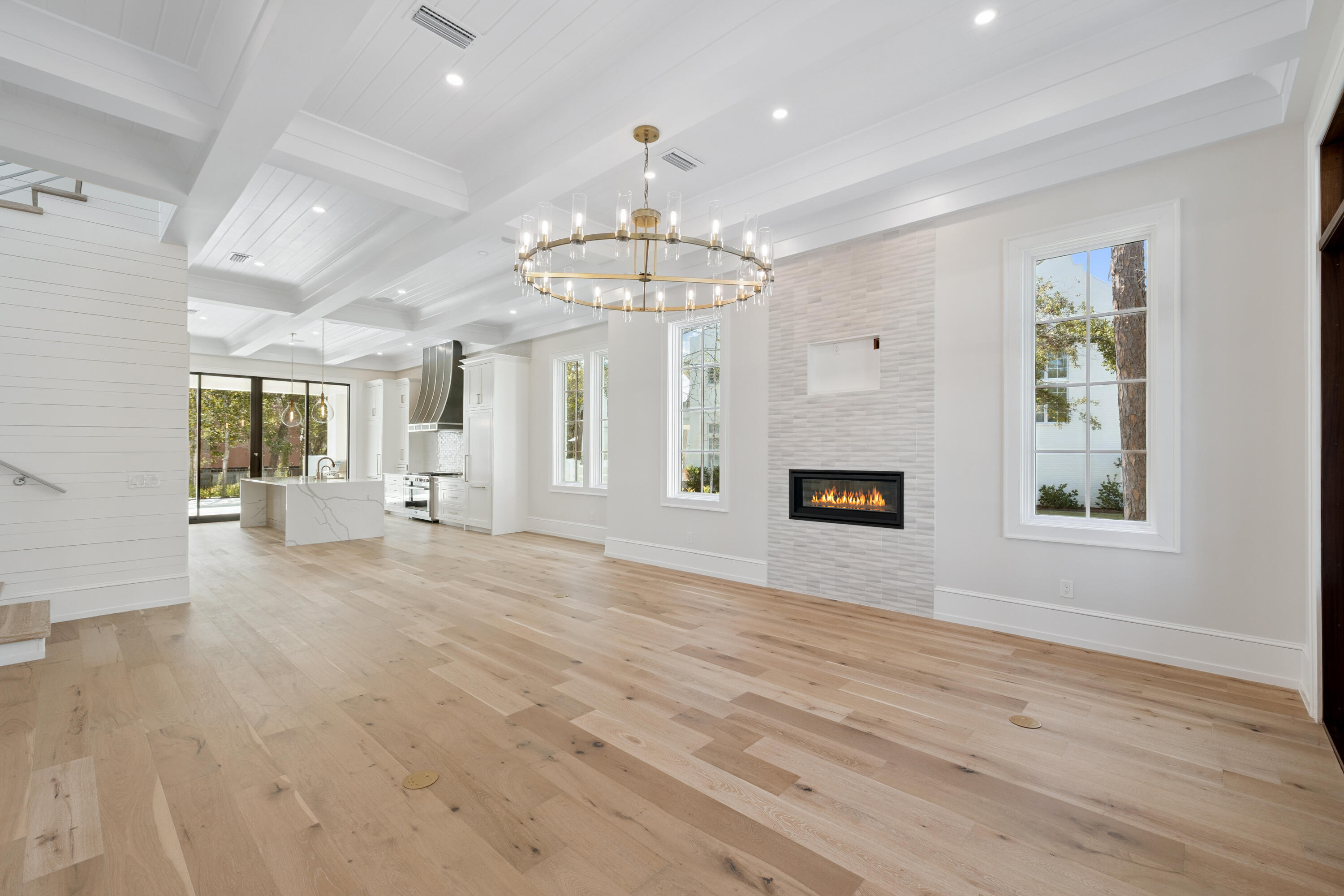 CHURCHILL OAKS - Residential