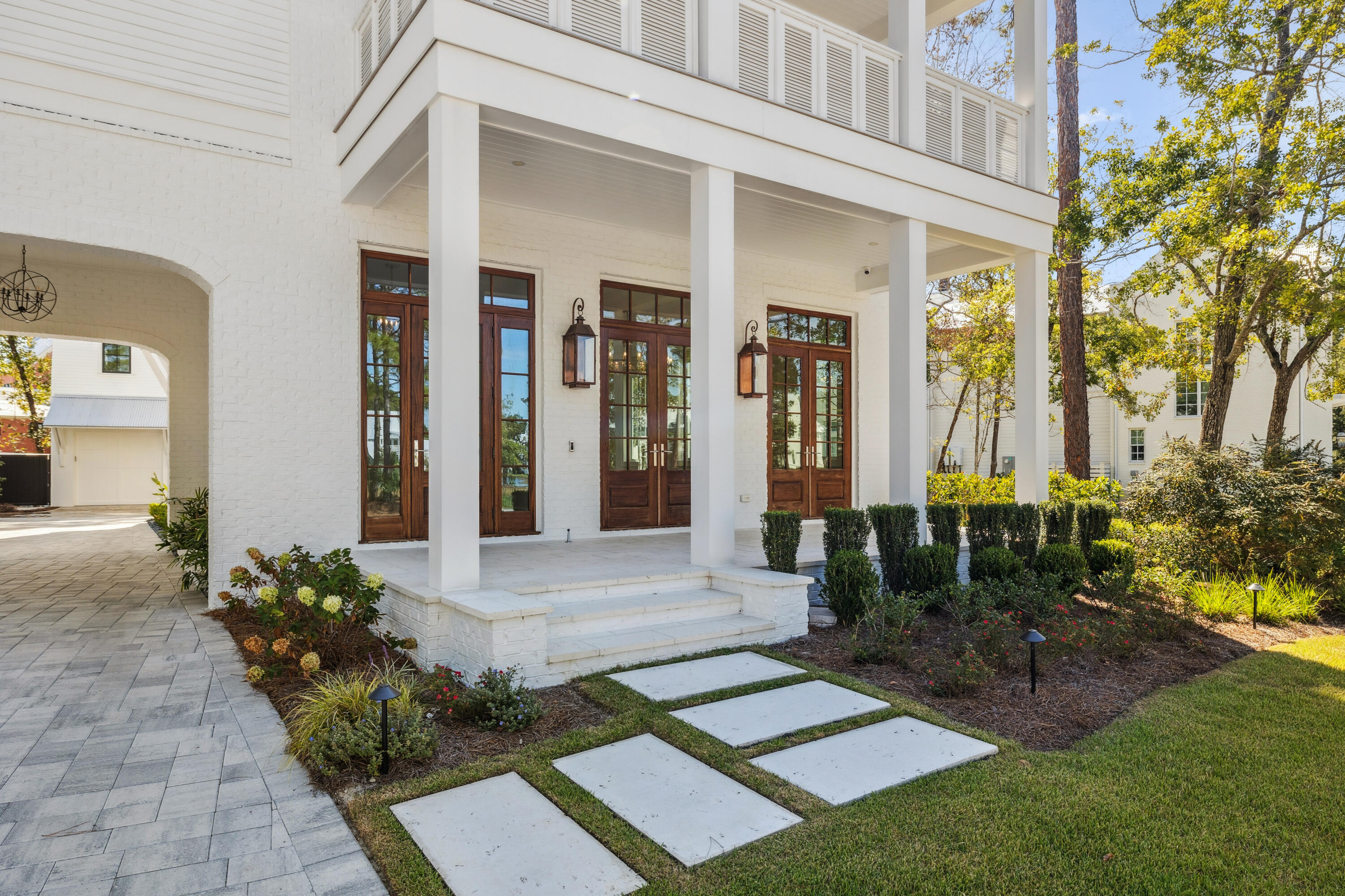 CHURCHILL OAKS - Residential