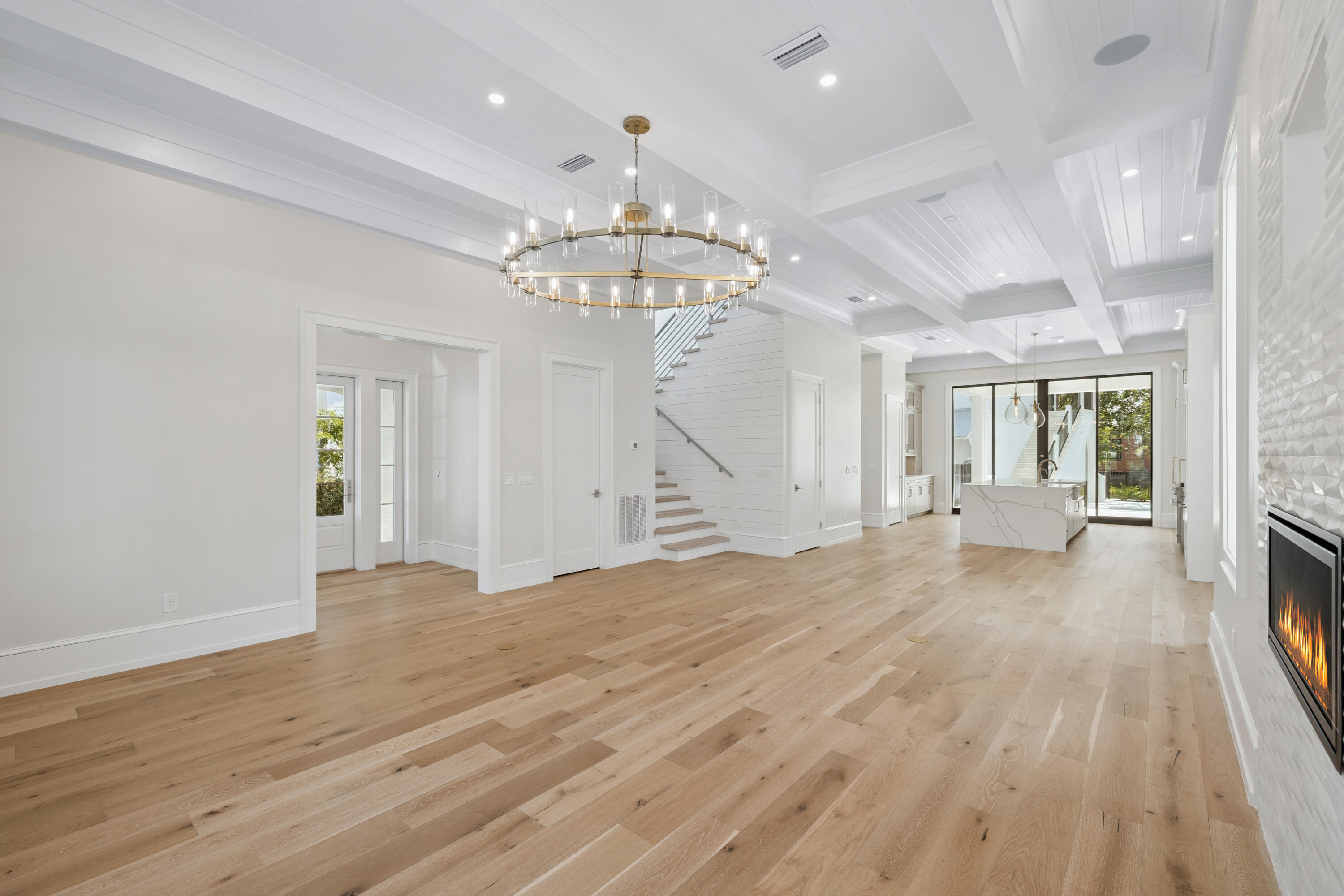 CHURCHILL OAKS - Residential