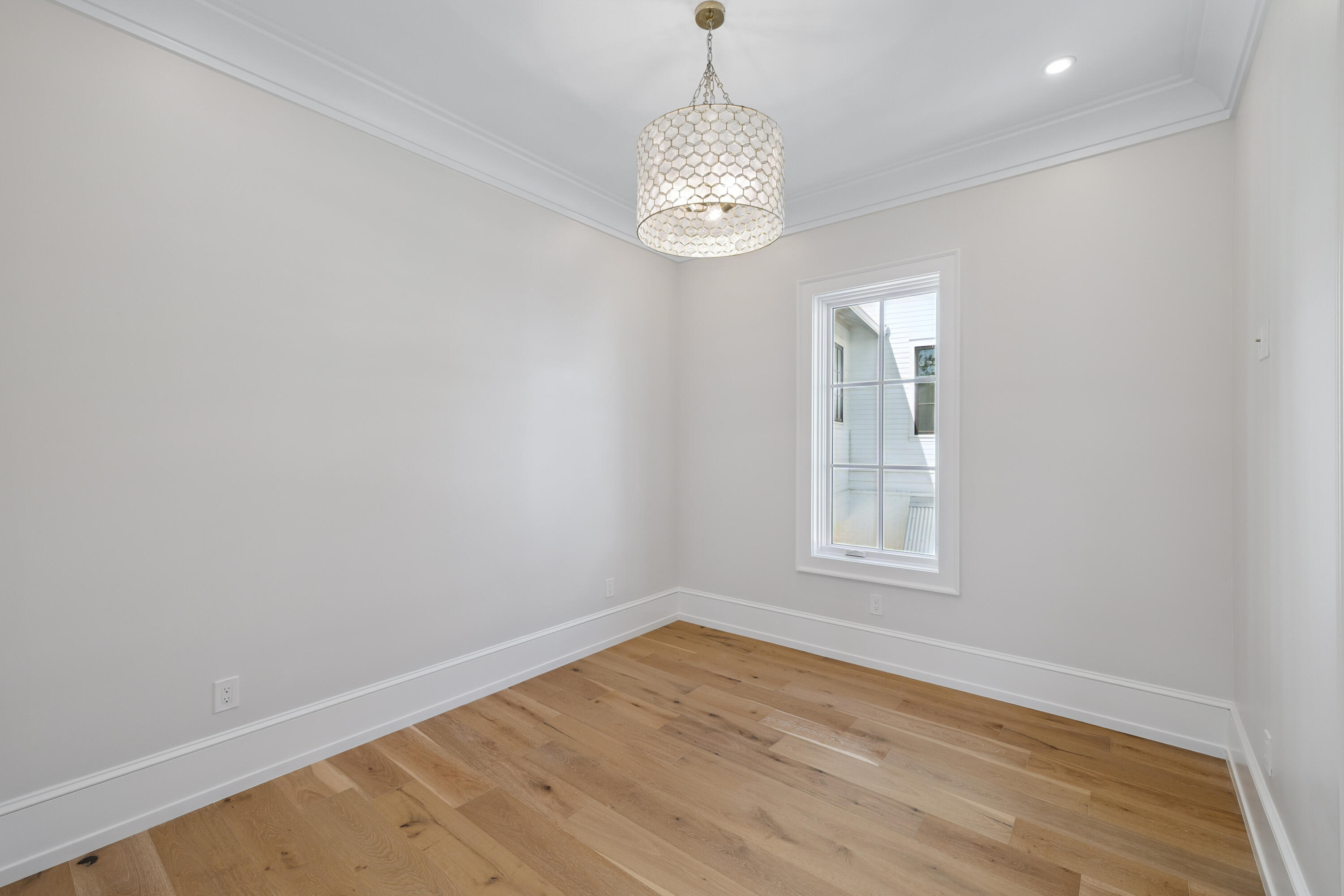 CHURCHILL OAKS - Residential
