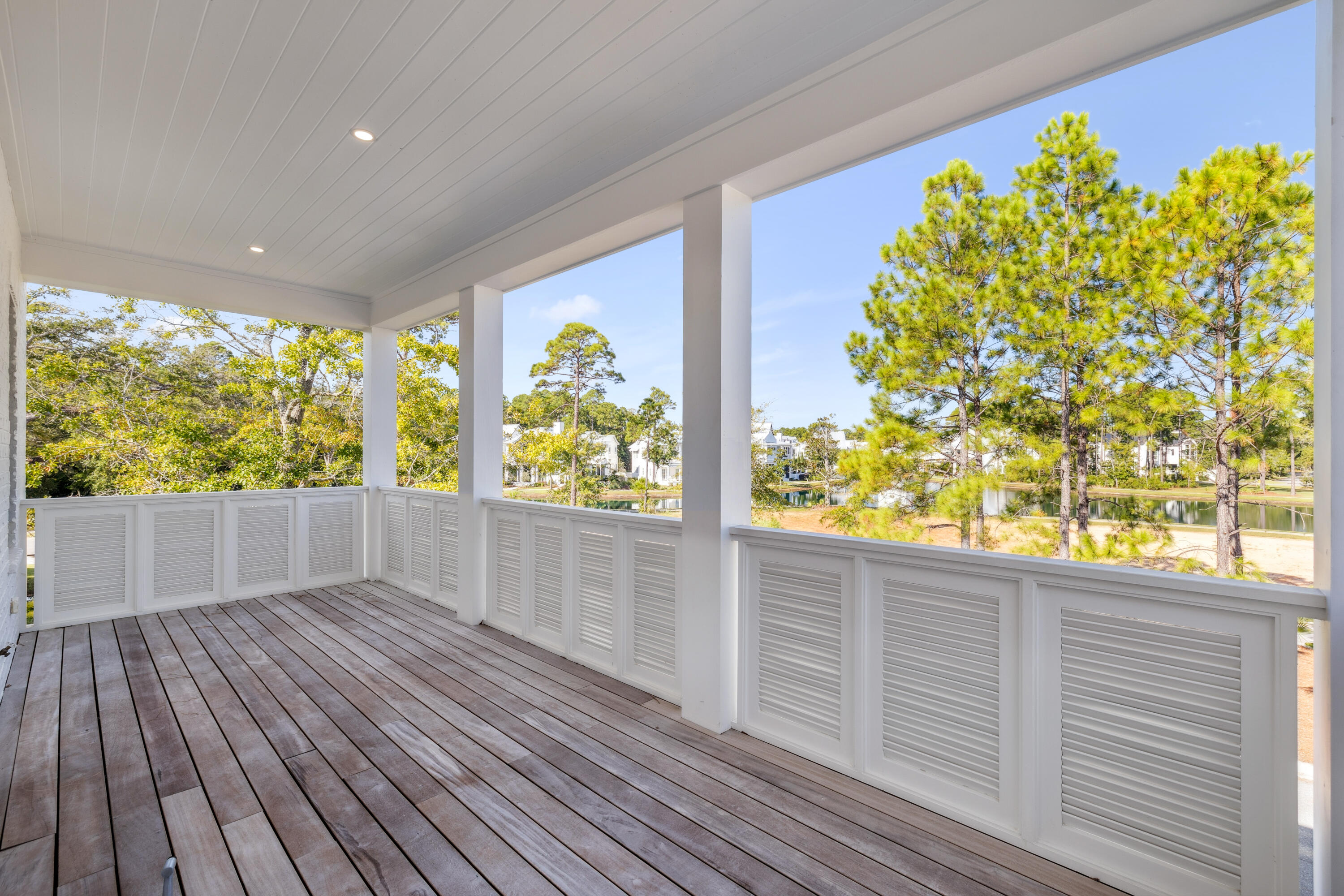 CHURCHILL OAKS - Residential