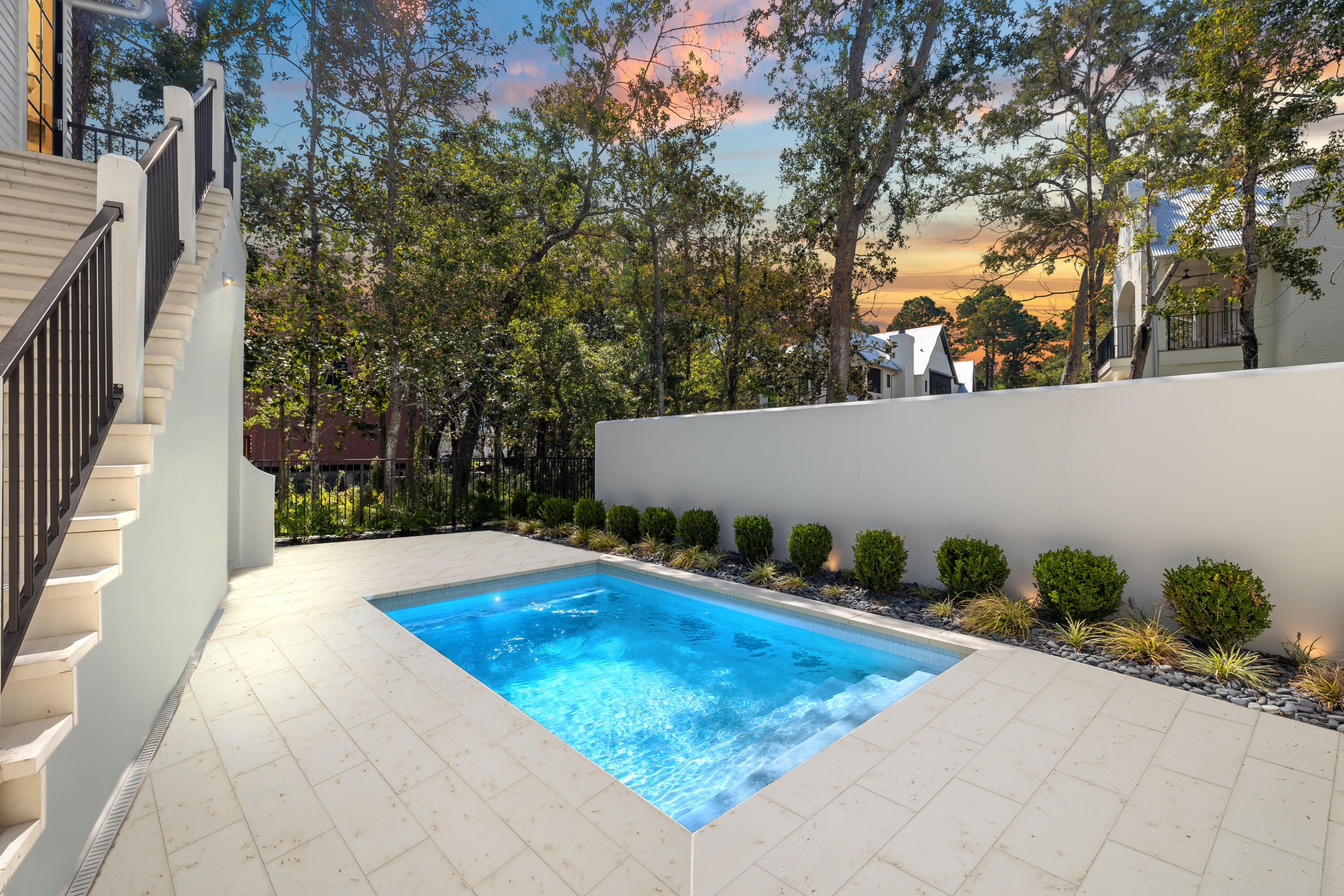 CHURCHILL OAKS - Residential