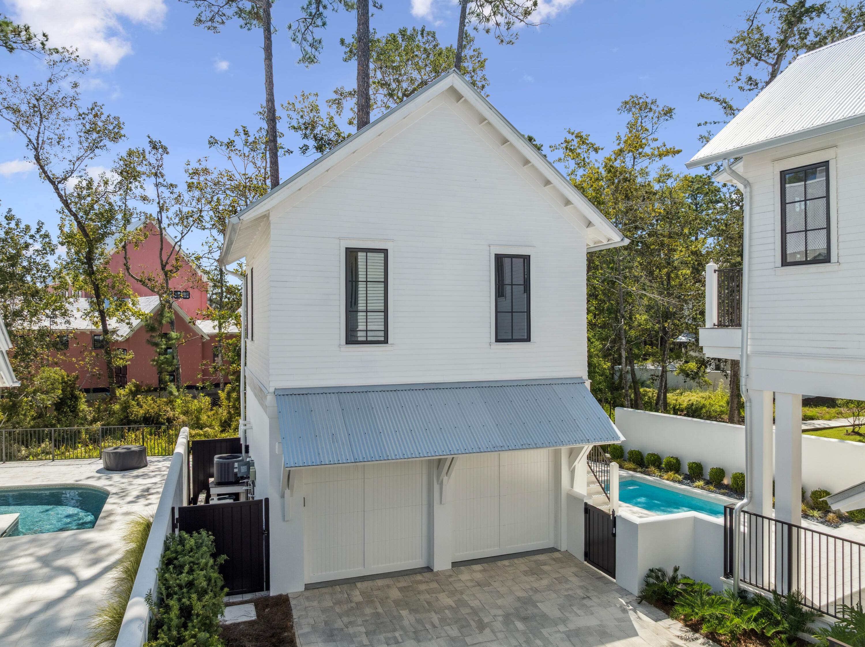 CHURCHILL OAKS - Residential