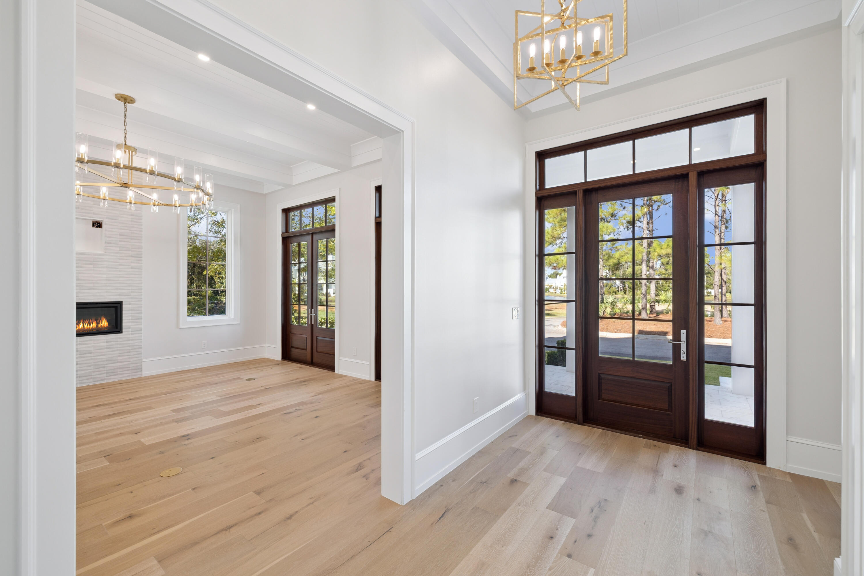 CHURCHILL OAKS - Residential