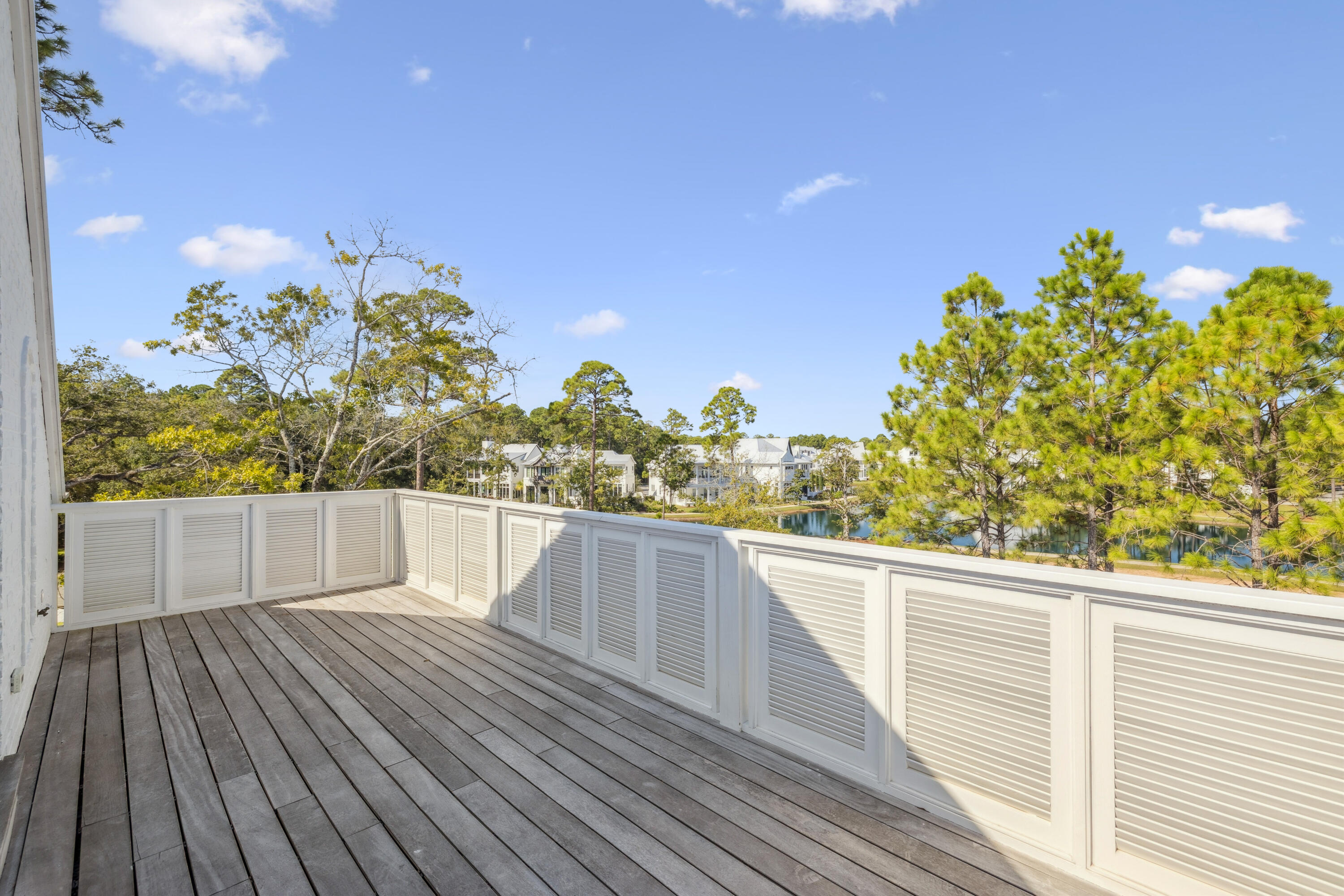 CHURCHILL OAKS - Residential