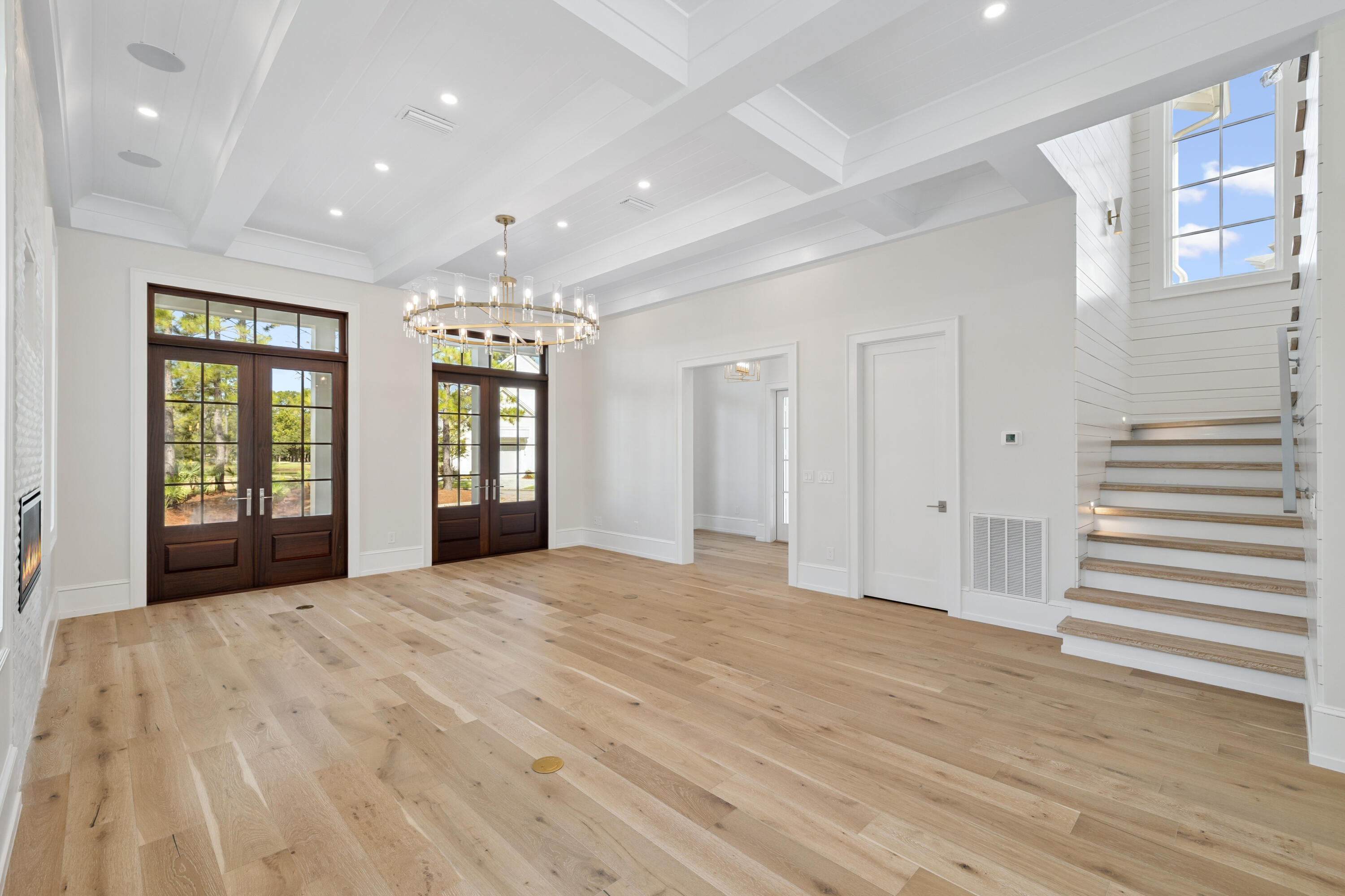 CHURCHILL OAKS - Residential