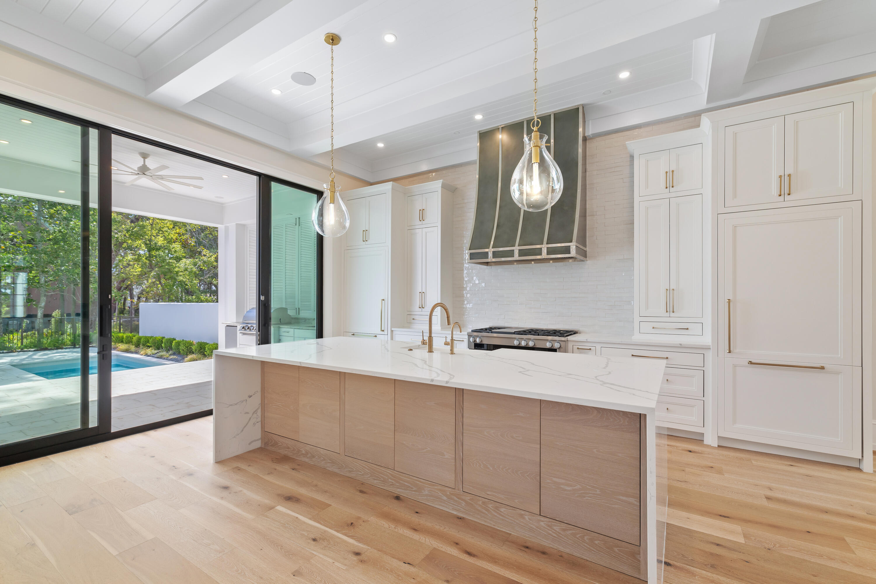 CHURCHILL OAKS - Residential