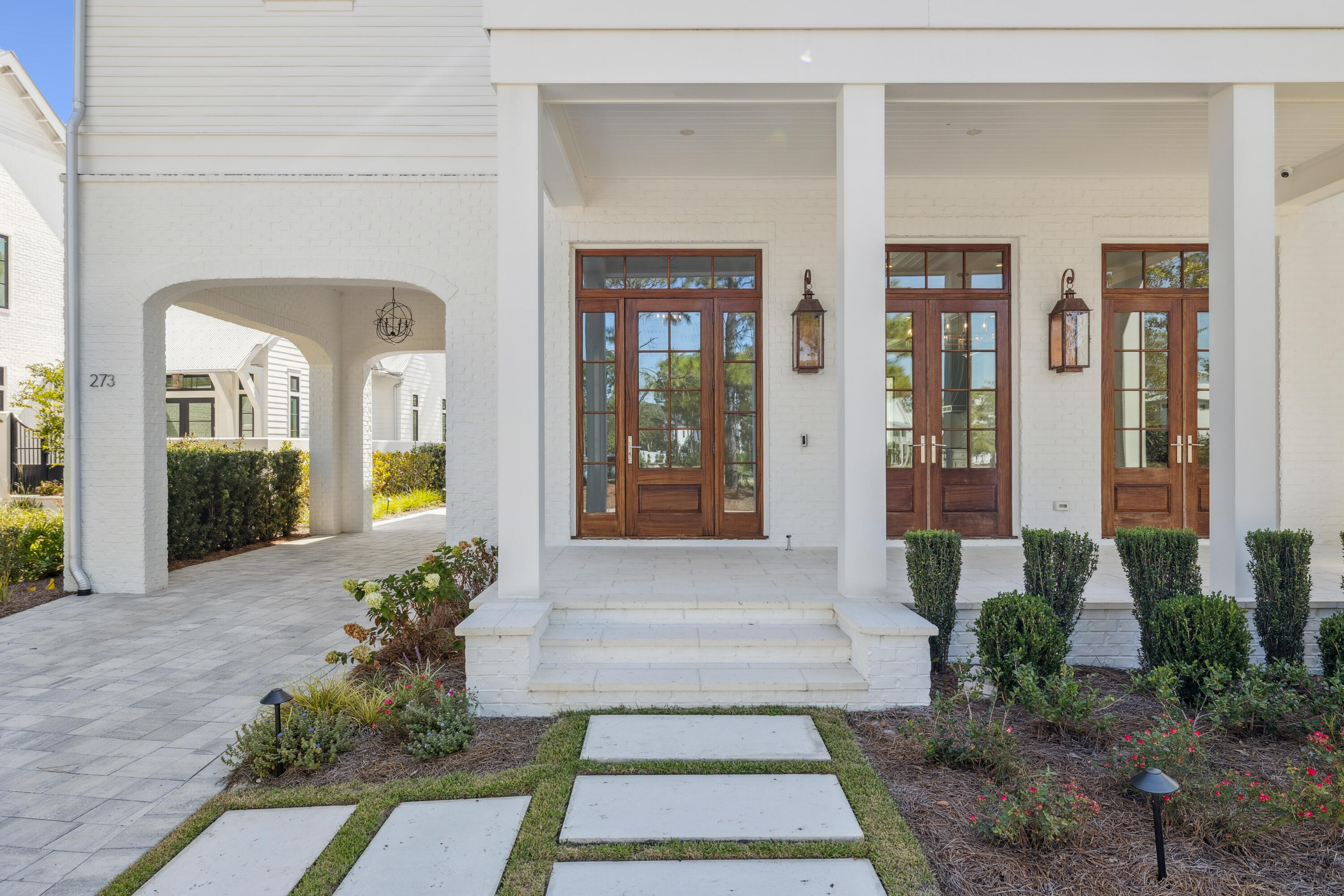 CHURCHILL OAKS - Residential