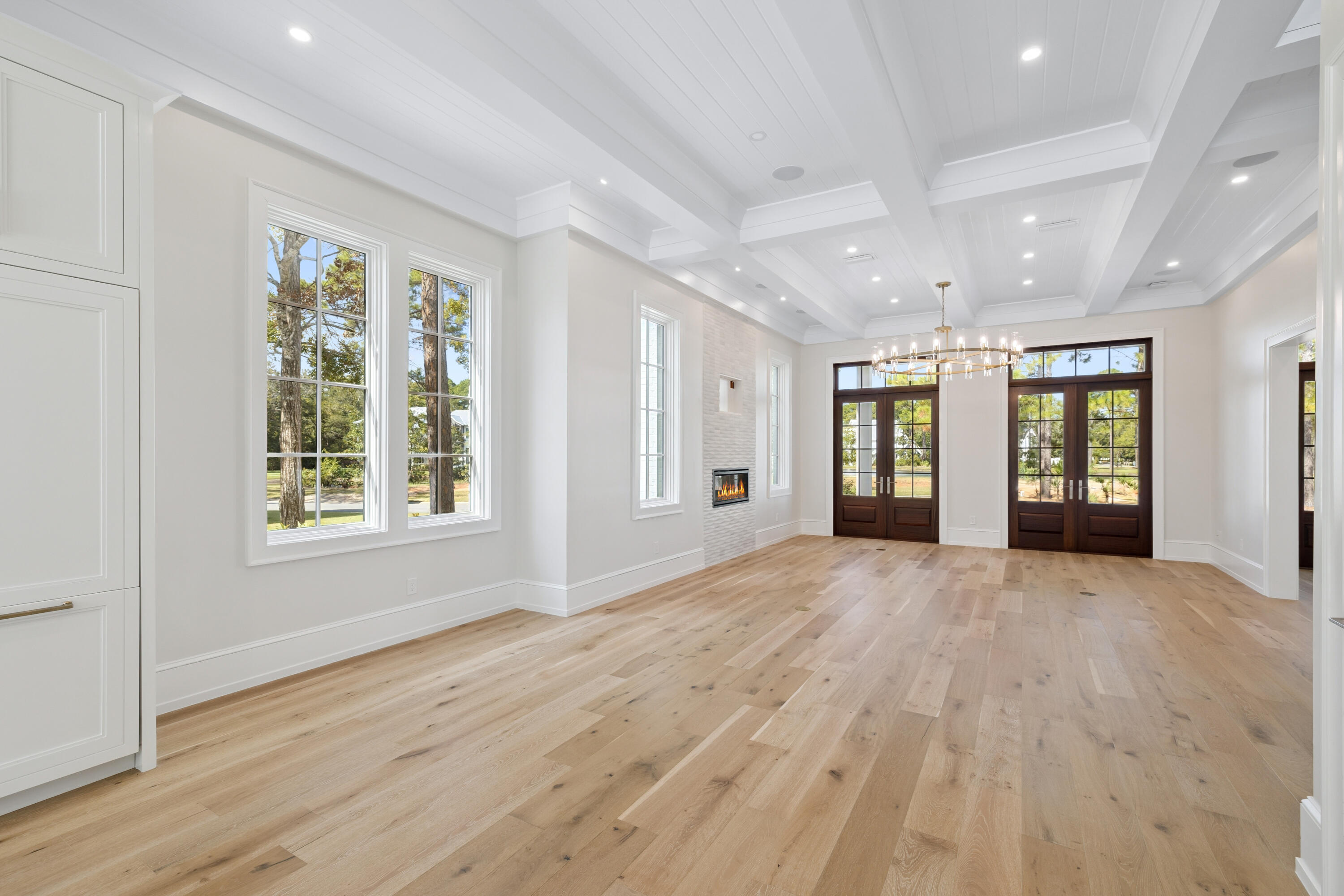 CHURCHILL OAKS - Residential