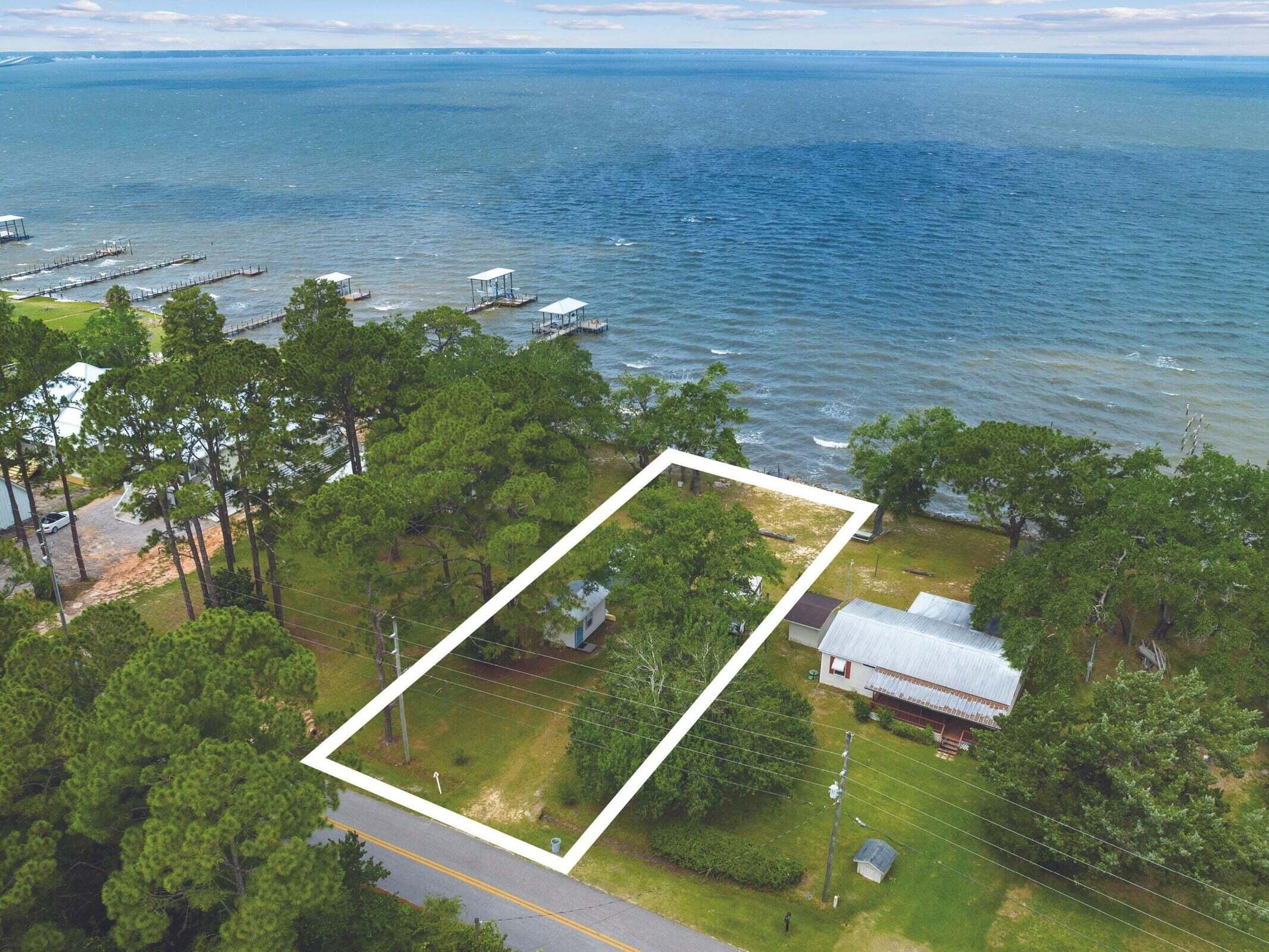 BAY GROVE - Land