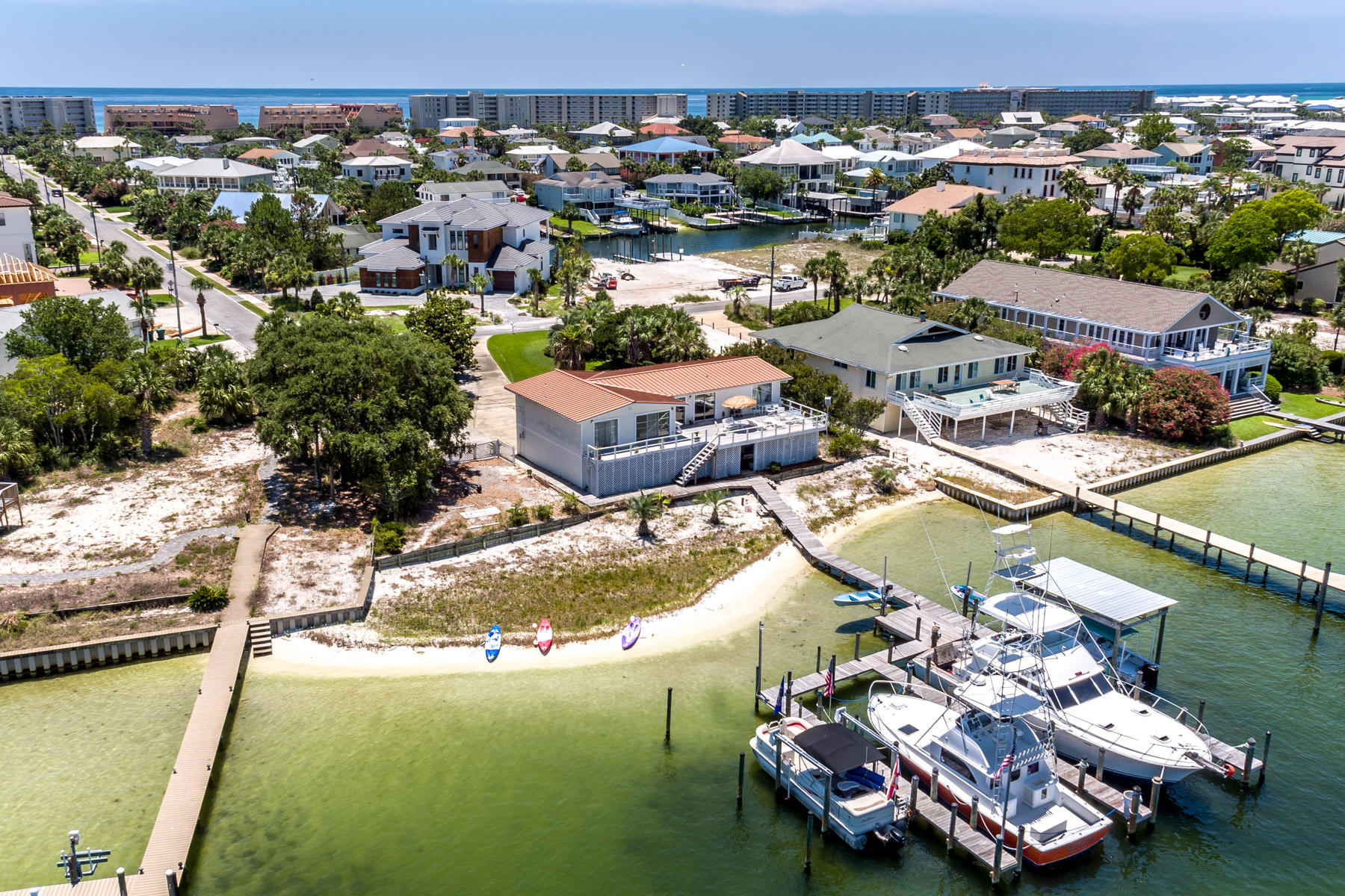 HOLIDAY ISLE - Residential
