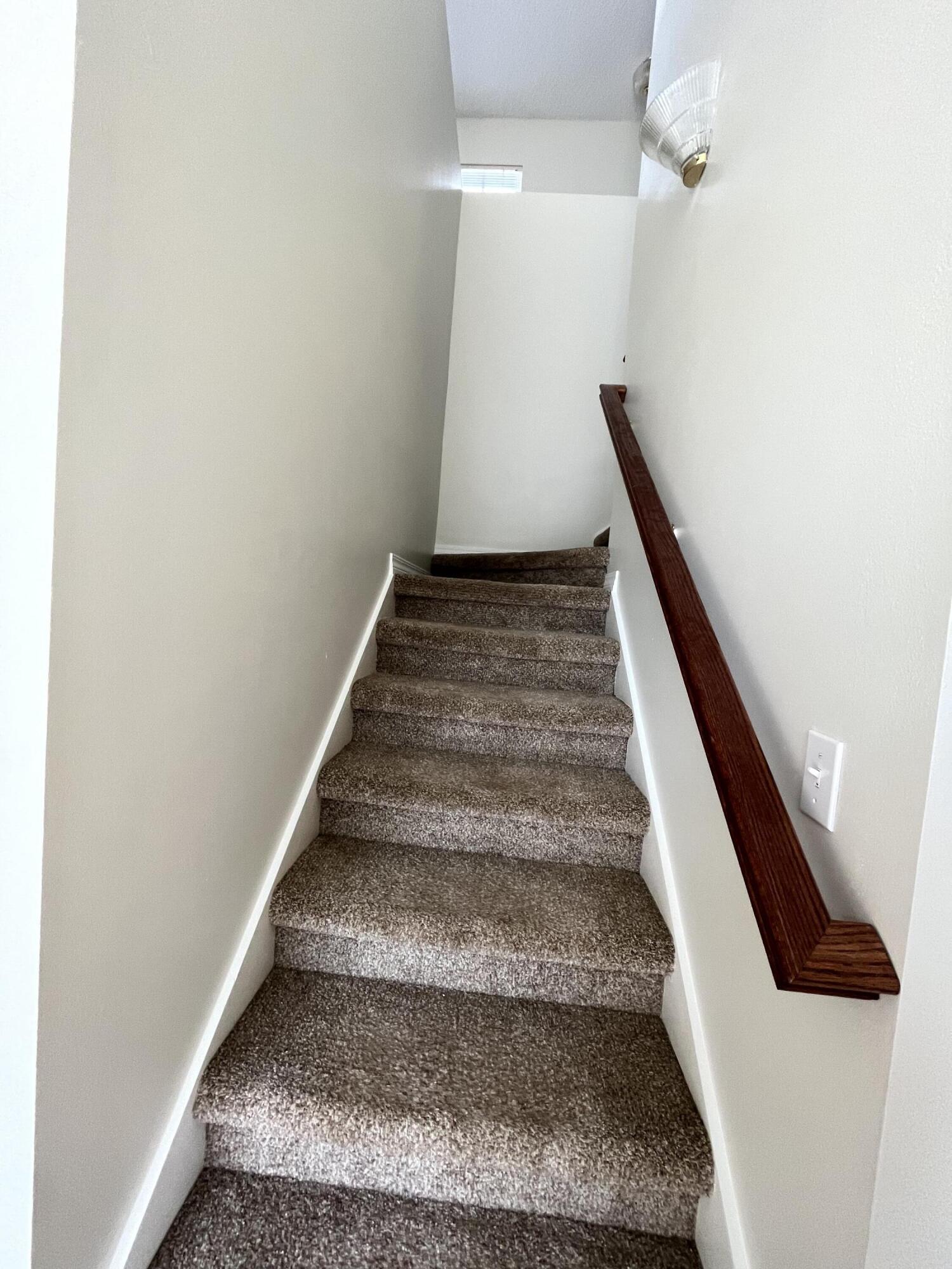 DIAMOND VIEW T/H - Residential Lease