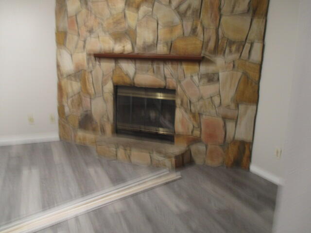 BAYVIIEW MANOR - Residential Lease