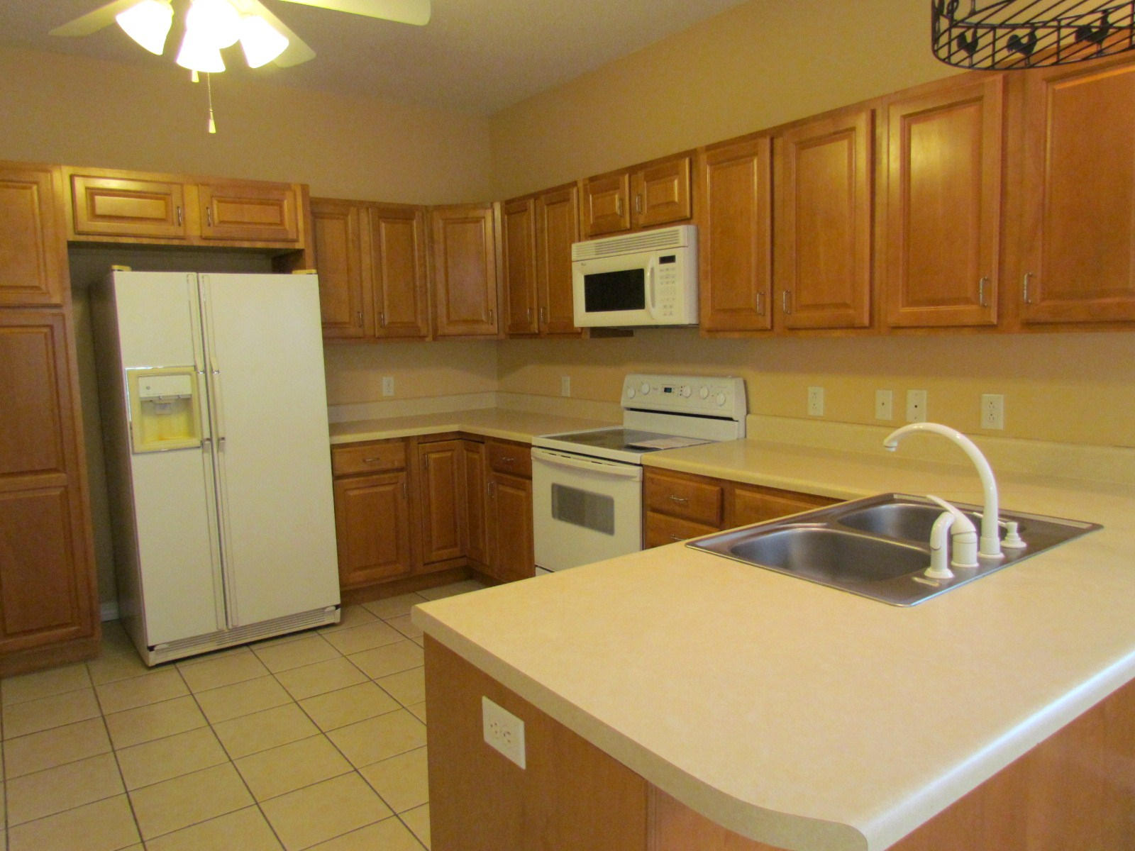 WHITEPOINT - Residential Lease