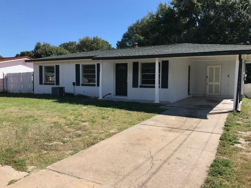 Don't miss an opportunity to purchase this newly renovated home which sits in the heart of Fort Walton Beach. The owner has recently updated the home with new flooring, paint and lighting fixtures.The home sits in close proximity to schools, shopping, and restaurants, making it the perfect starter home for a growing family or investment property