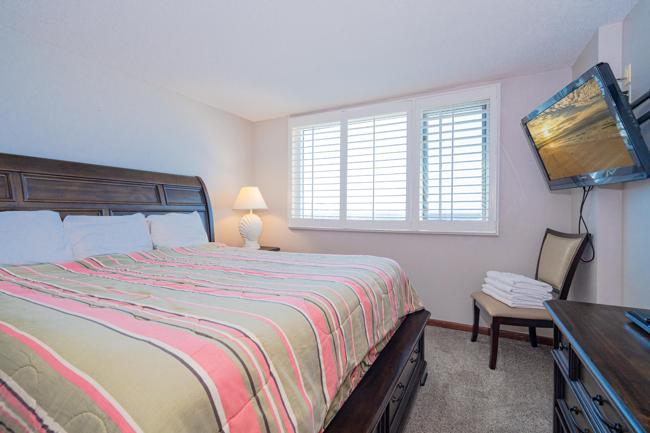 ISLANDER CONDO - Residential