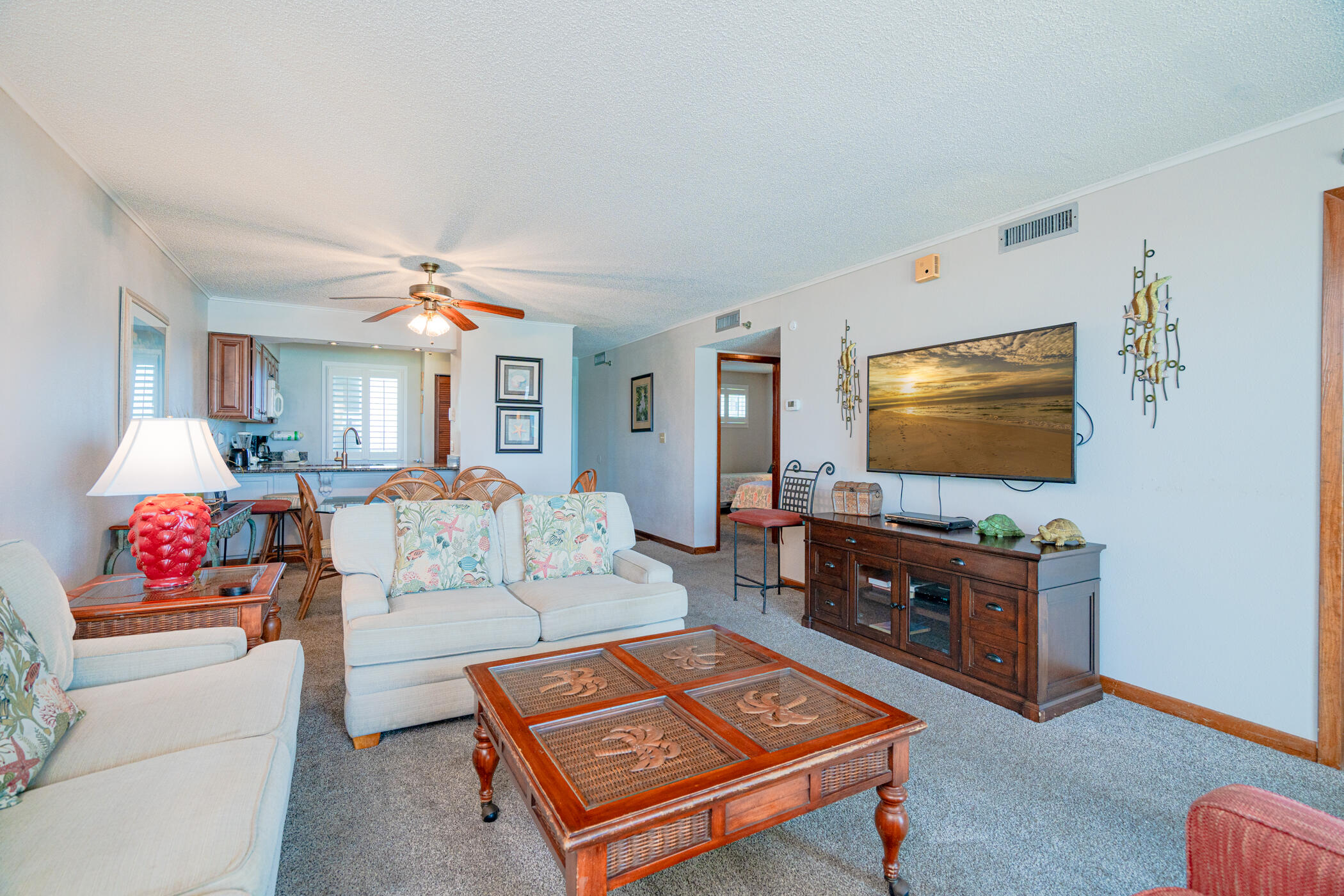 ISLANDER CONDO - Residential