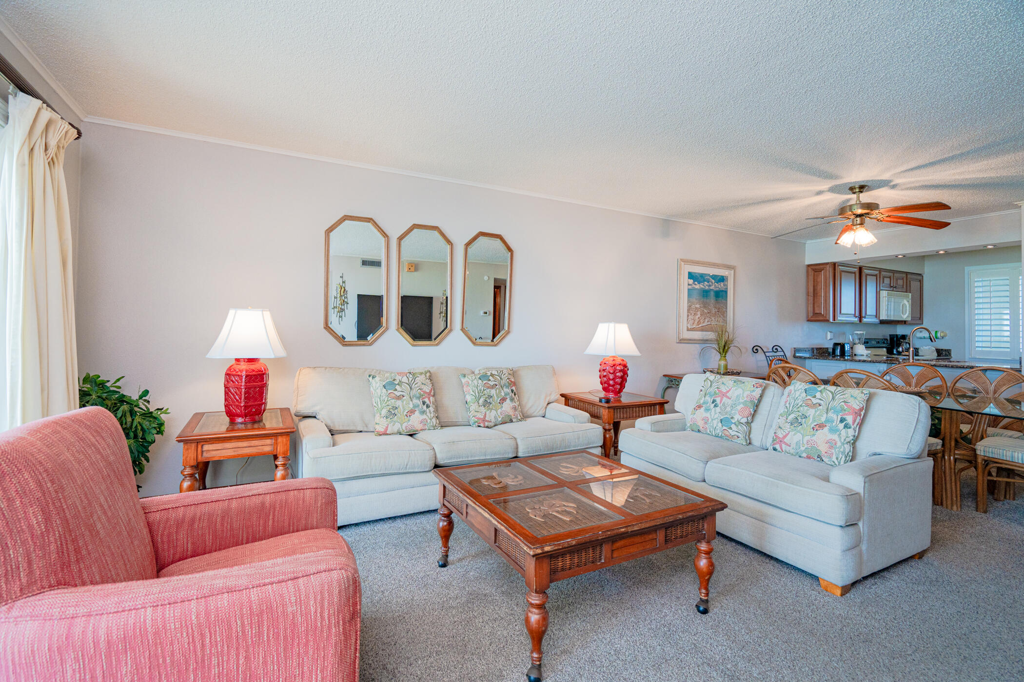 ISLANDER CONDO - Residential