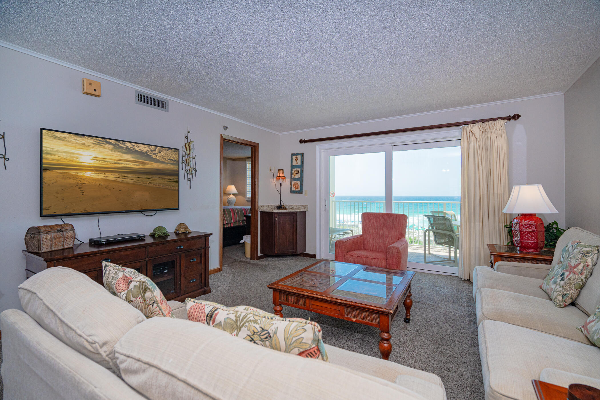 ISLANDER CONDO - Residential